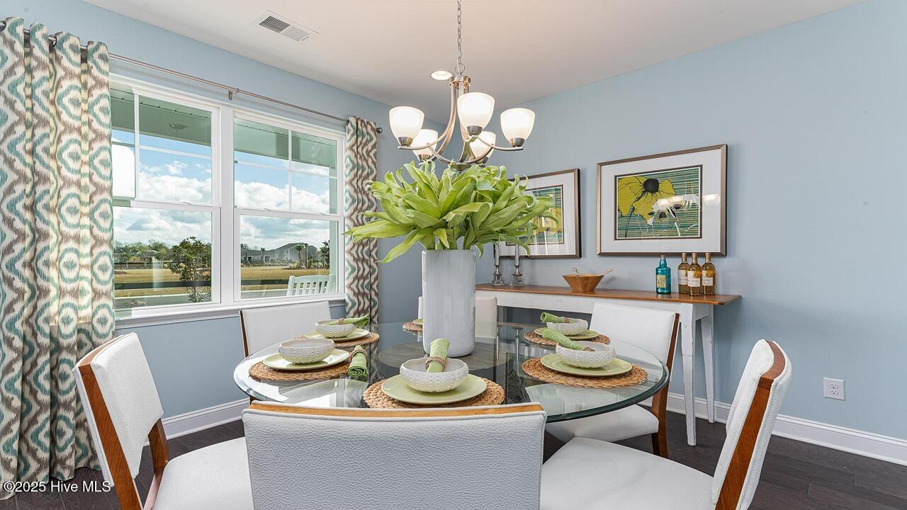 100536271 | Photo 11