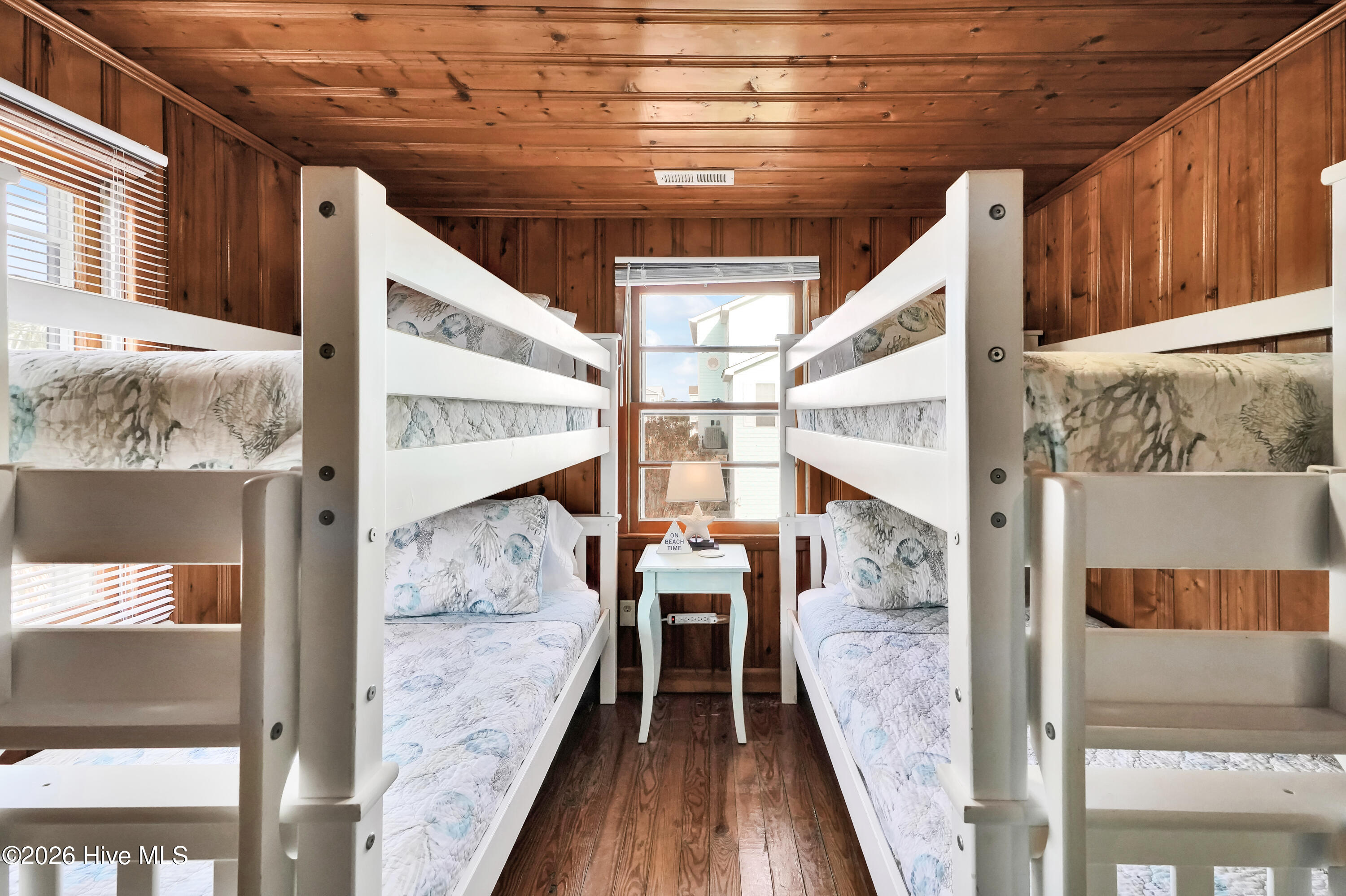 100552516 | Photo 28