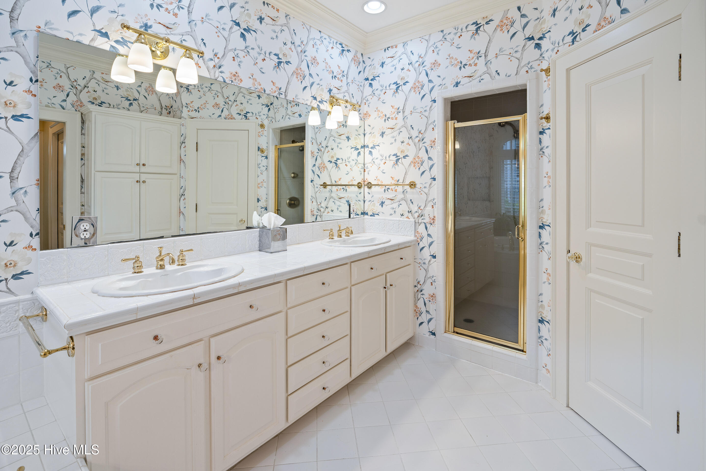 100547157 | Photo 29