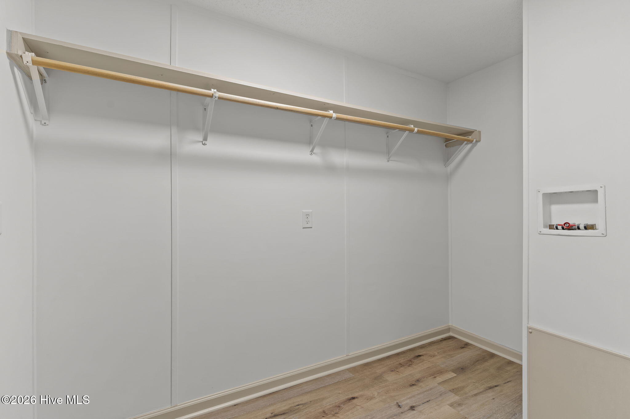 100557203 | Photo 33