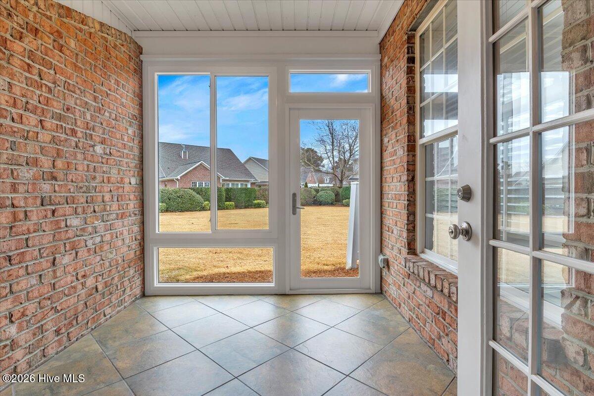 100547572 | Photo 18