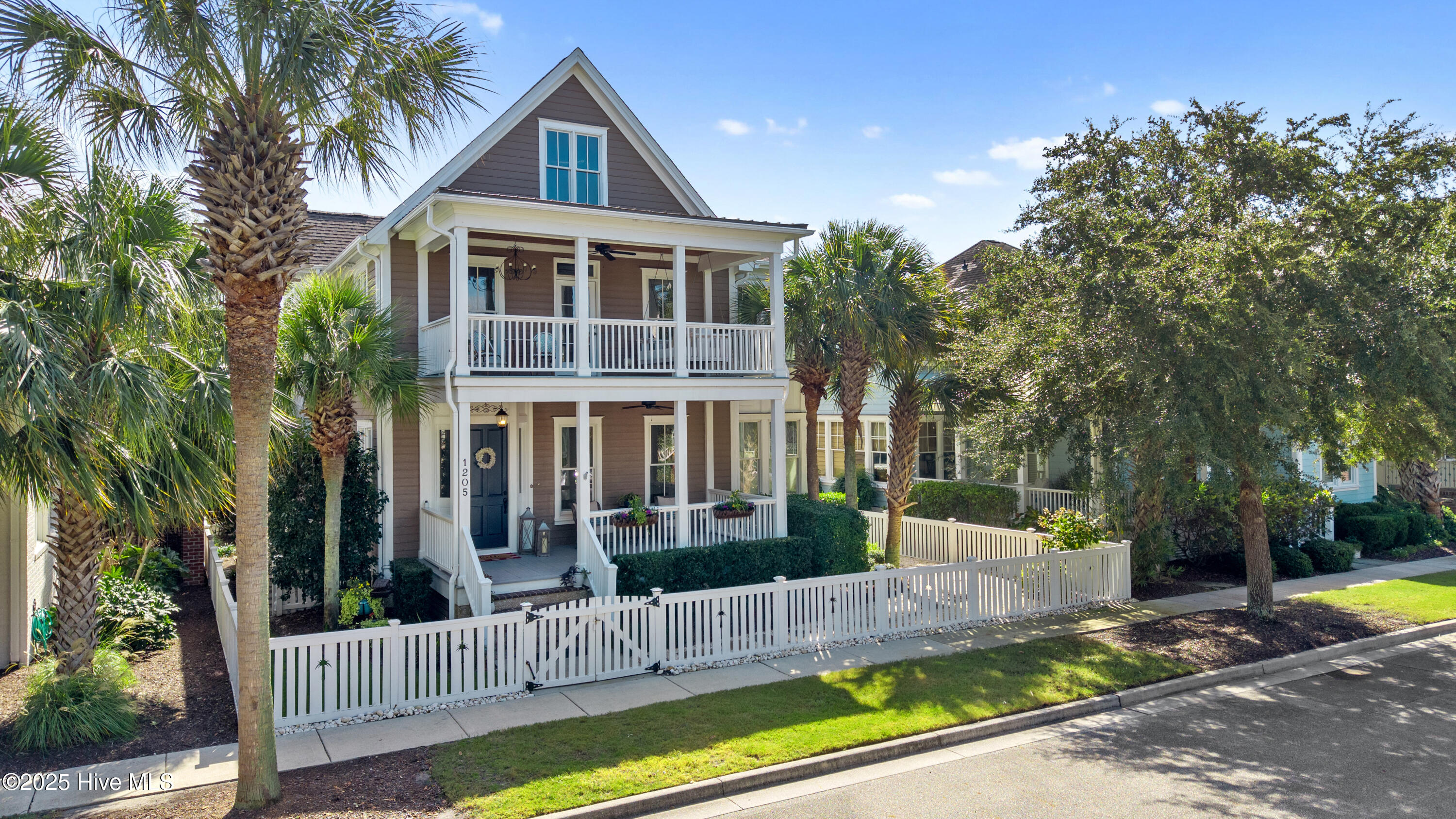 100541360 | Photo 61