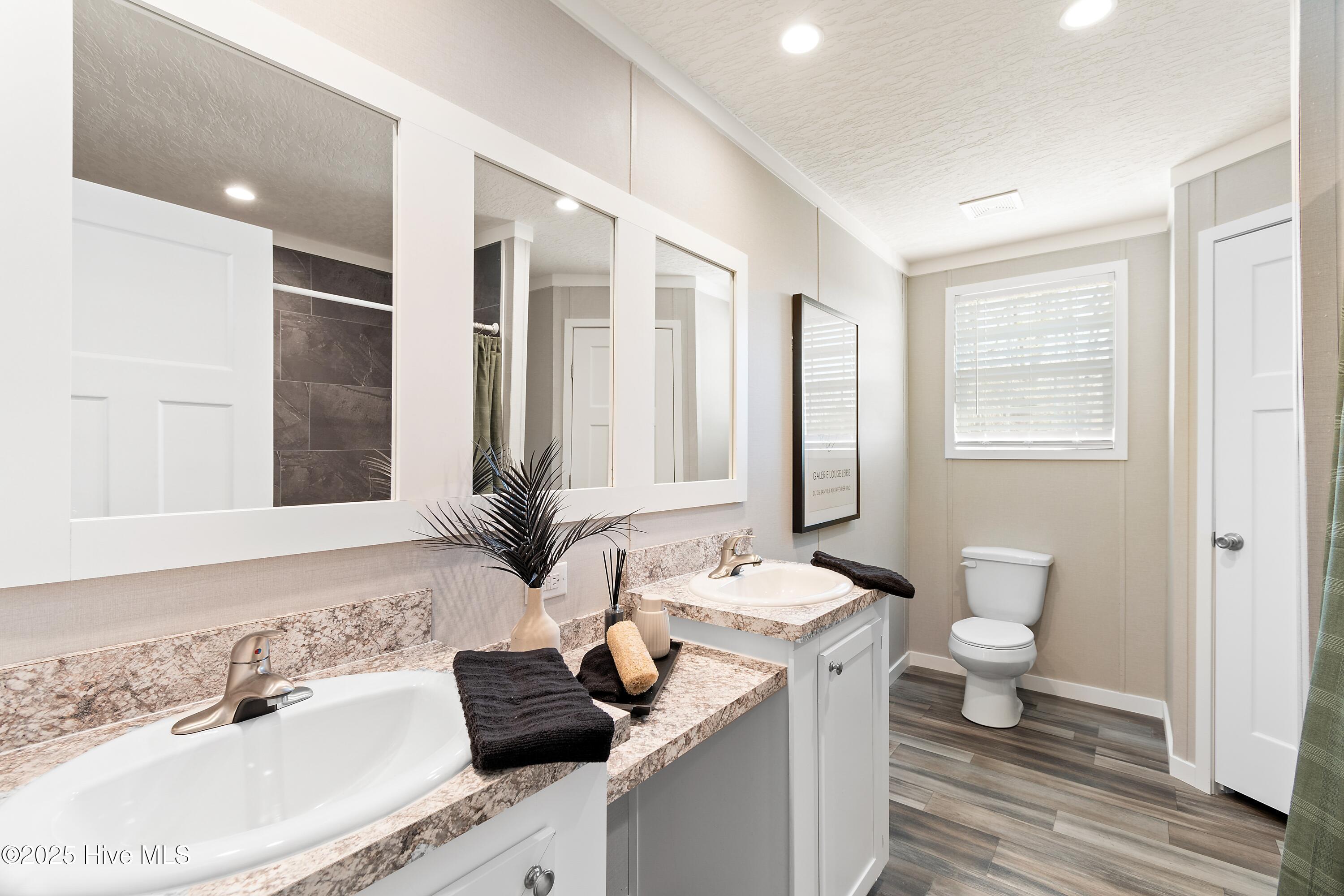 100523771 | Photo 18