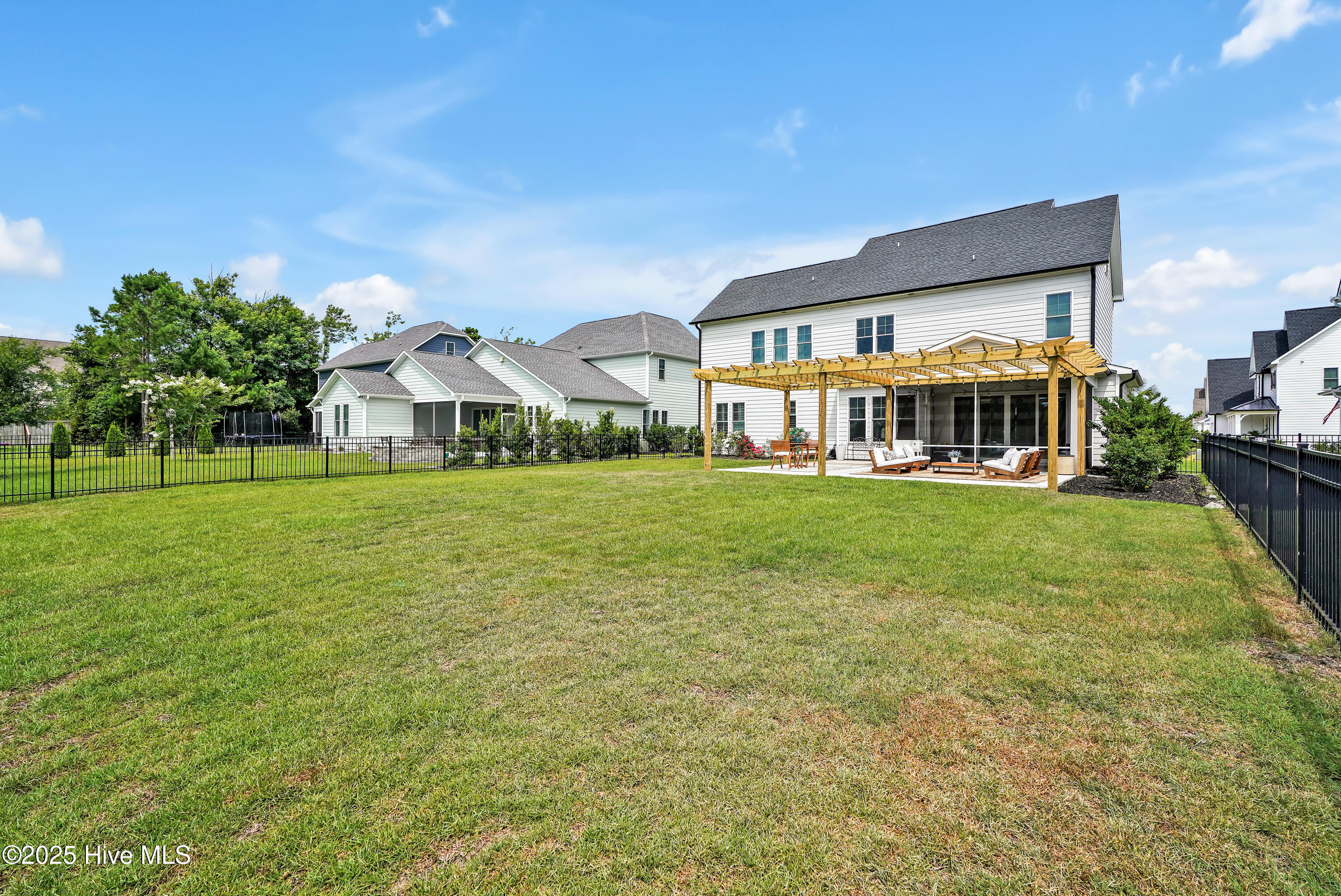 100520881 | Photo 36