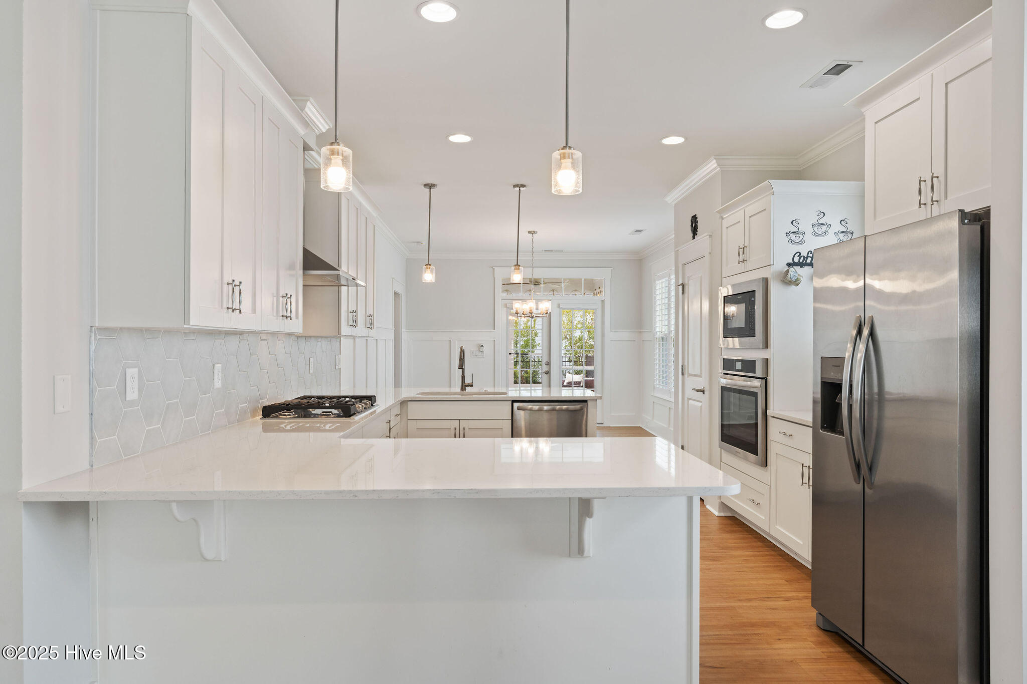 100523892 | Photo 17