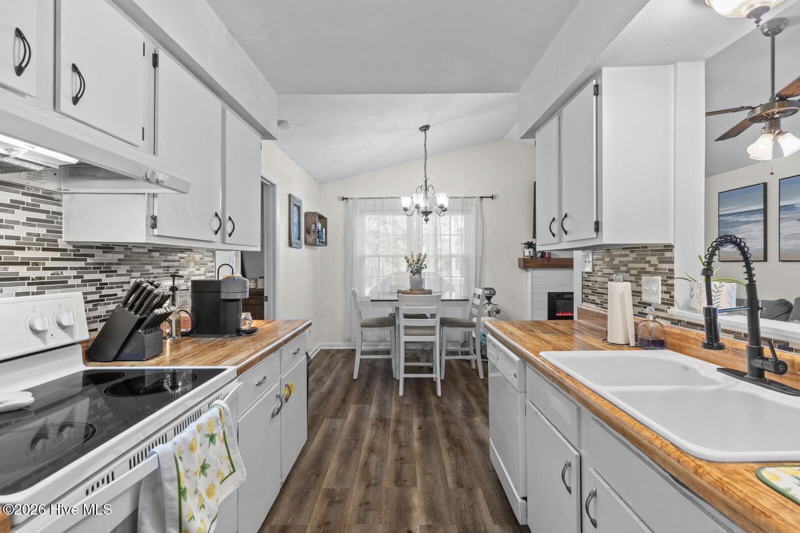 100569037 | Photo 18