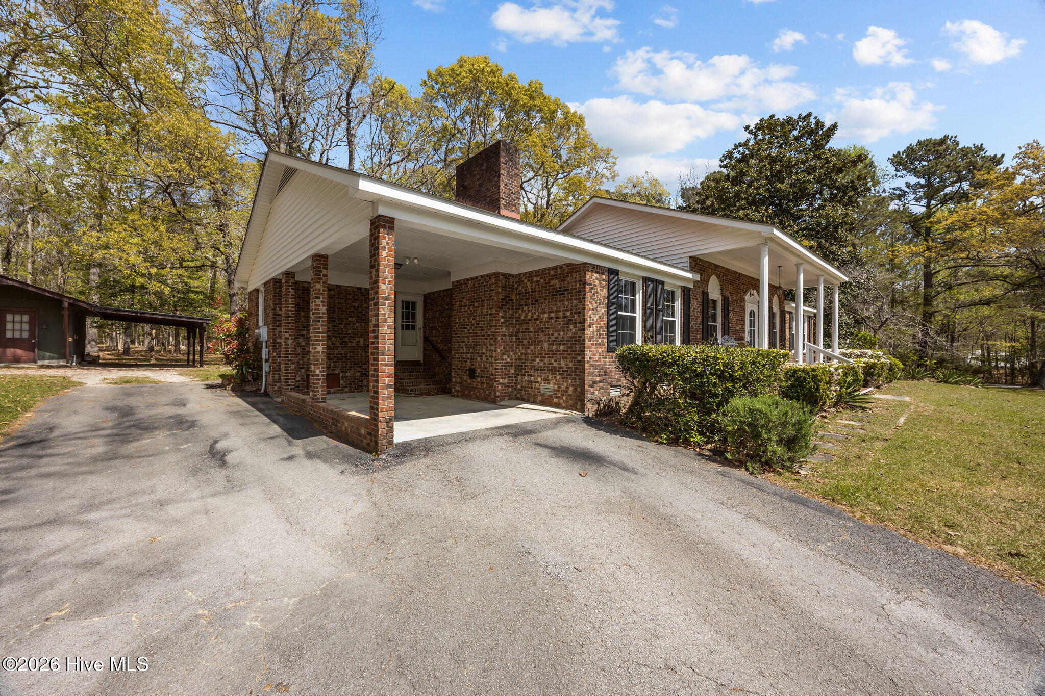 512 Raymond Drive,Arapahoe