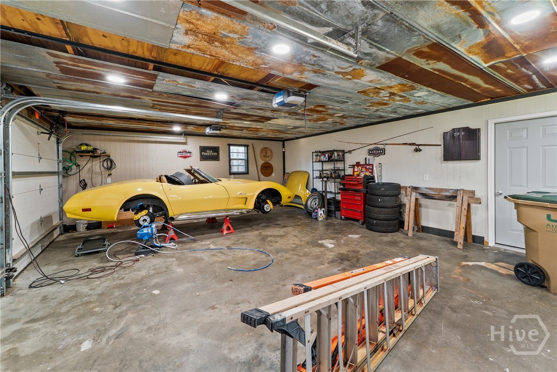 detached garage/workshop