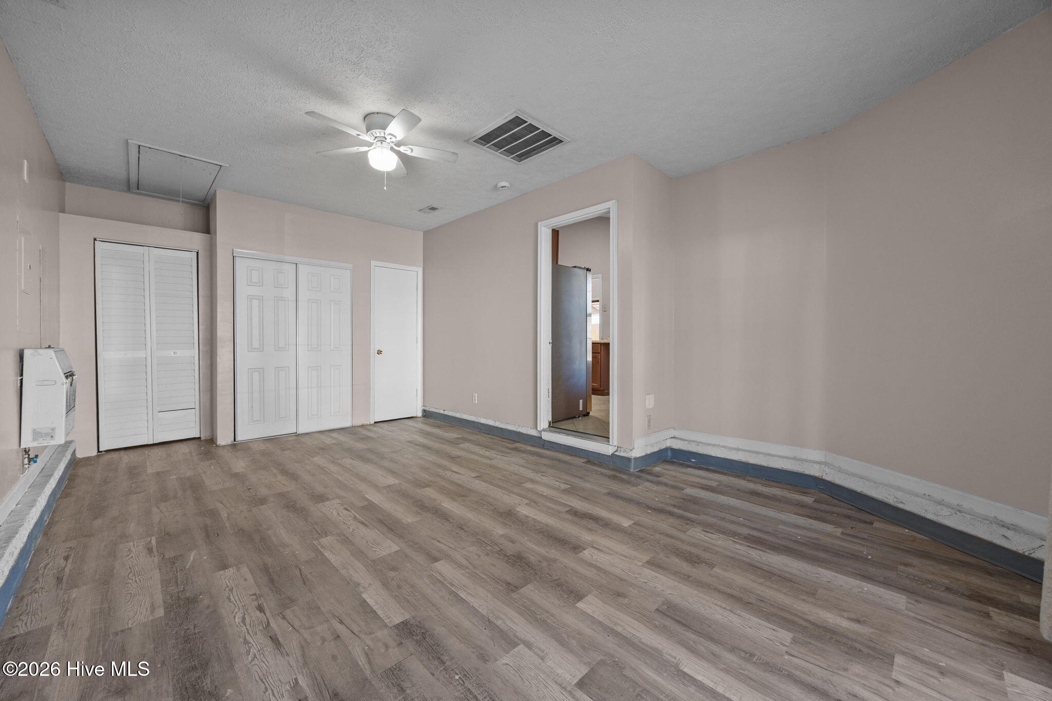 100550799 | Photo 14