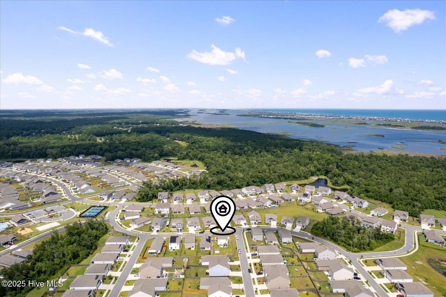 100518788 | Photo 40