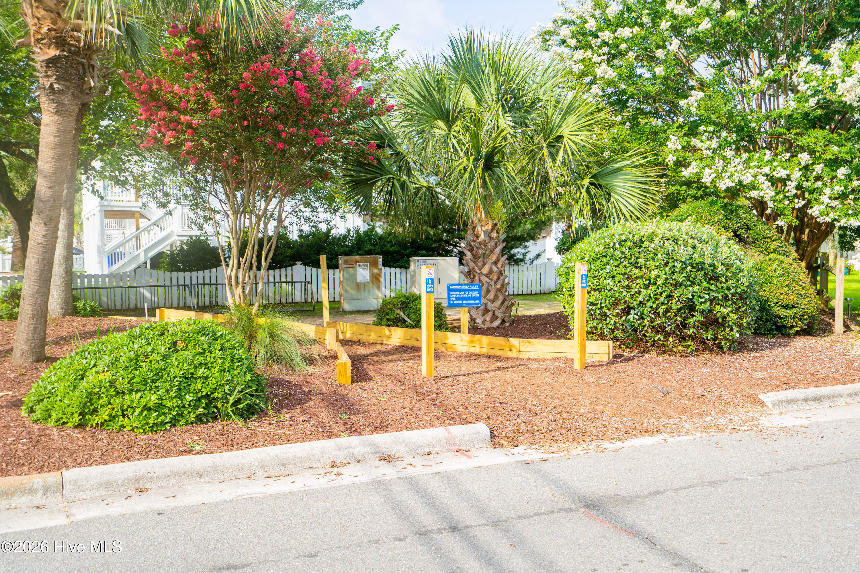 100566734 | Photo 52