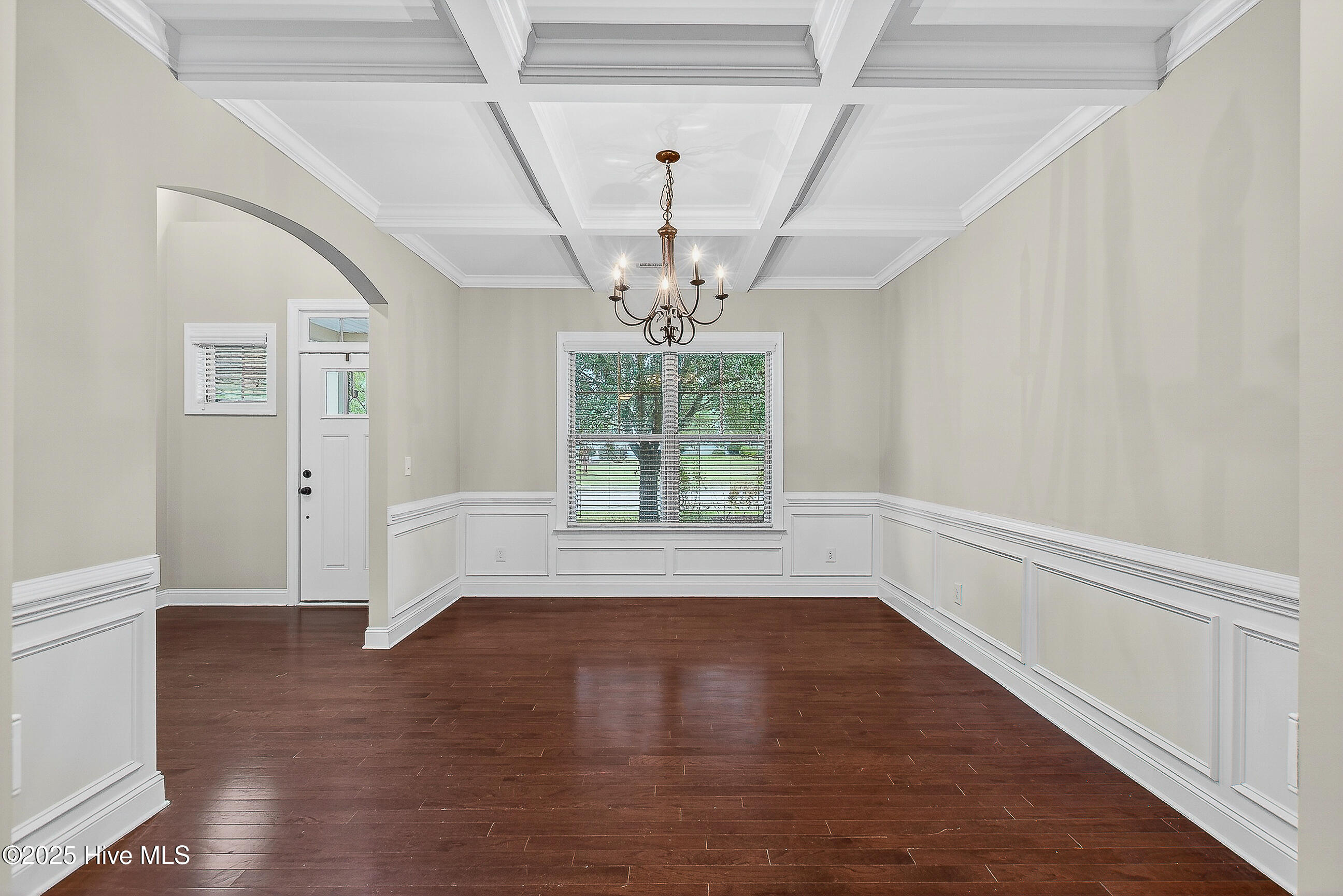 100534677 | Photo 12