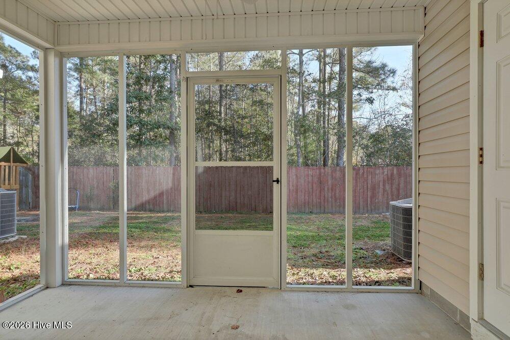 100548986 | Photo 27