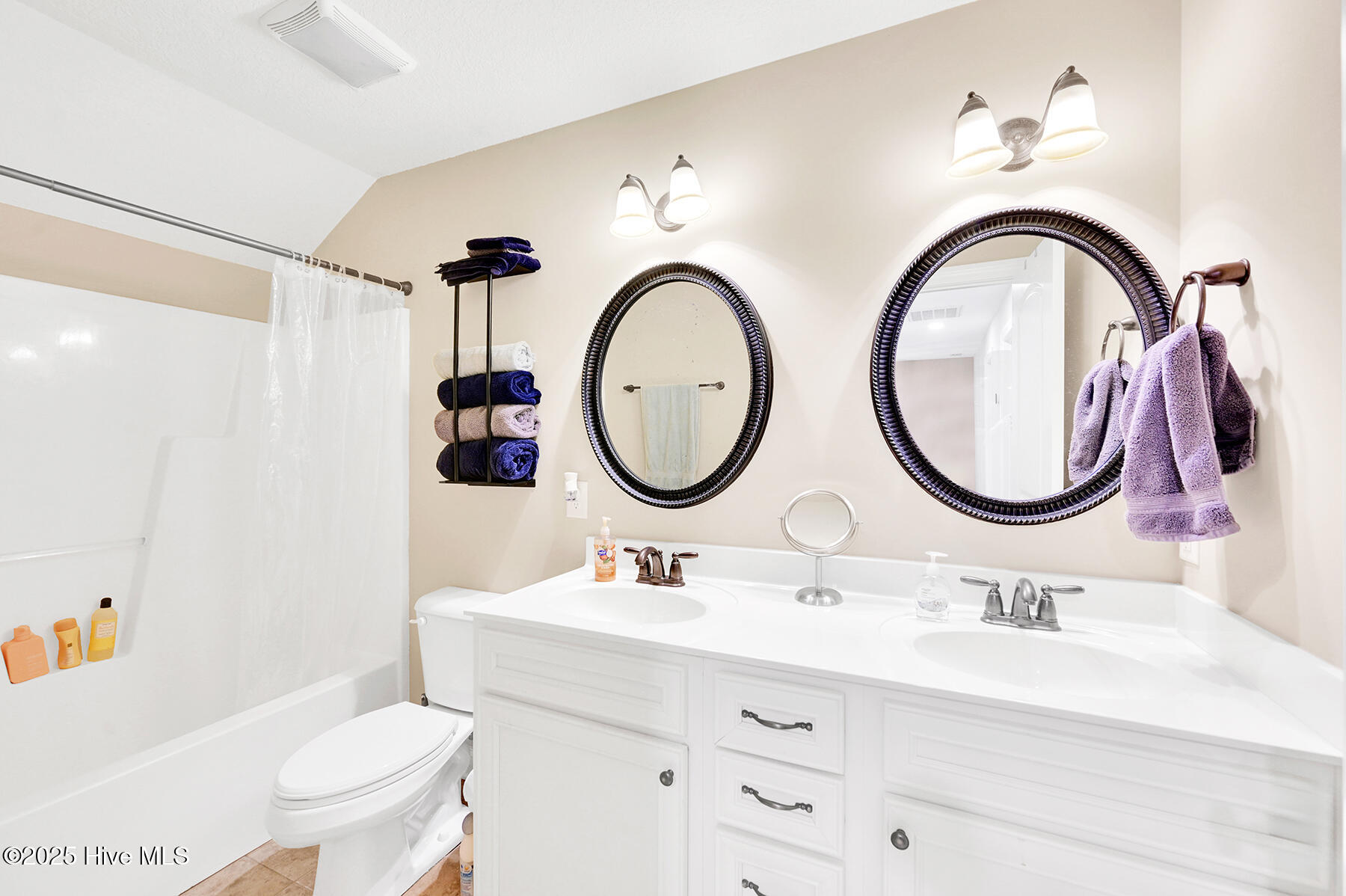 1856 Cambria Drive UNIT B, Greenville, NC, 27834