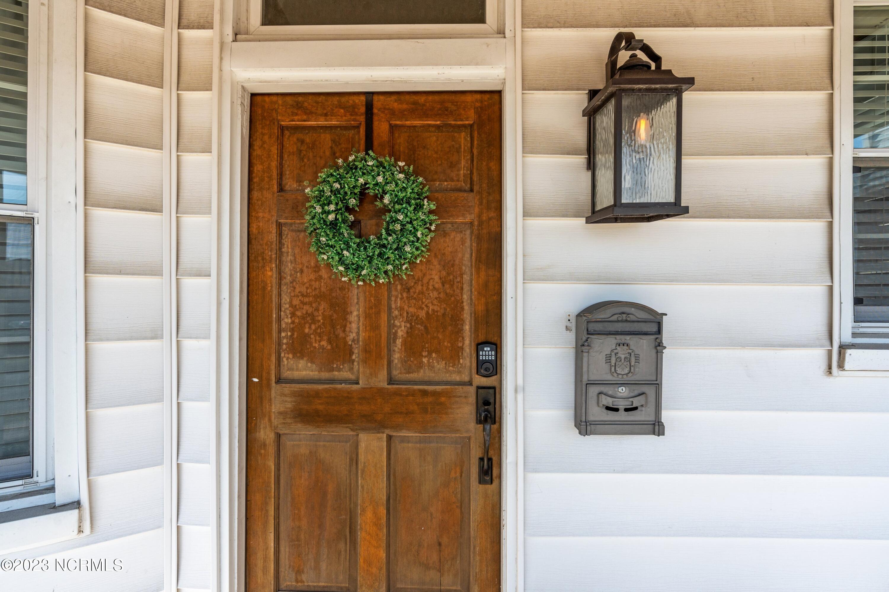 100559919 | Photo 36