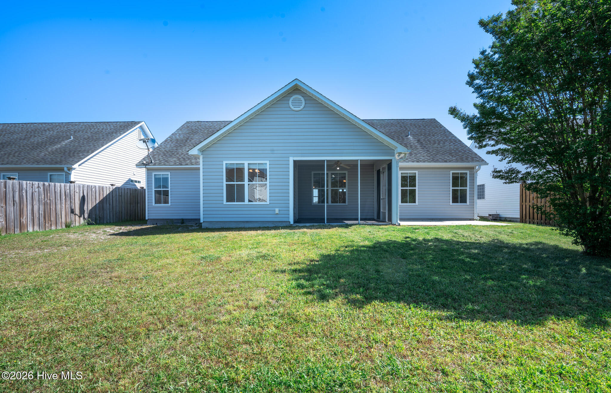 100567911 | Photo 23