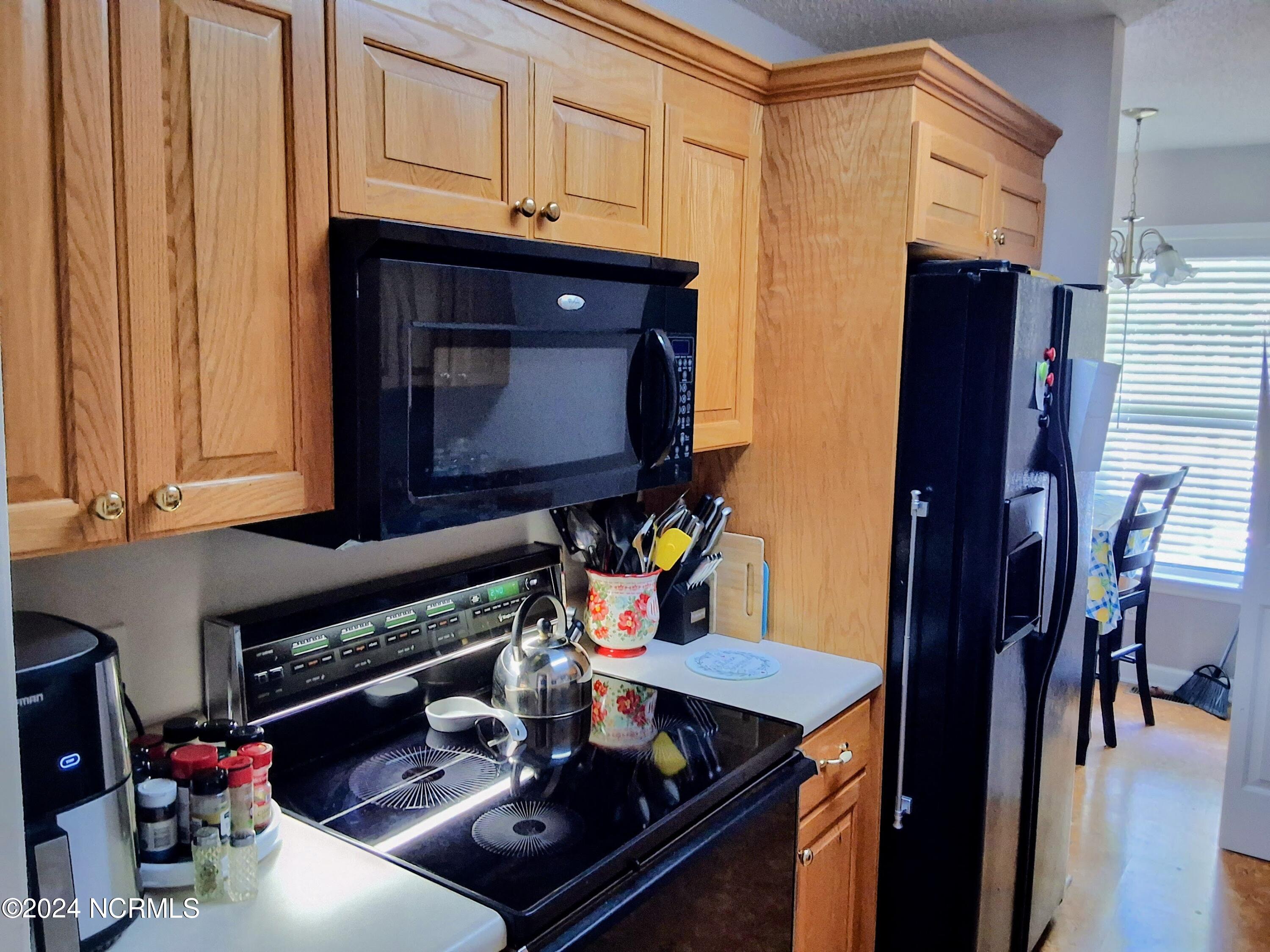 100463336 | Photo 14