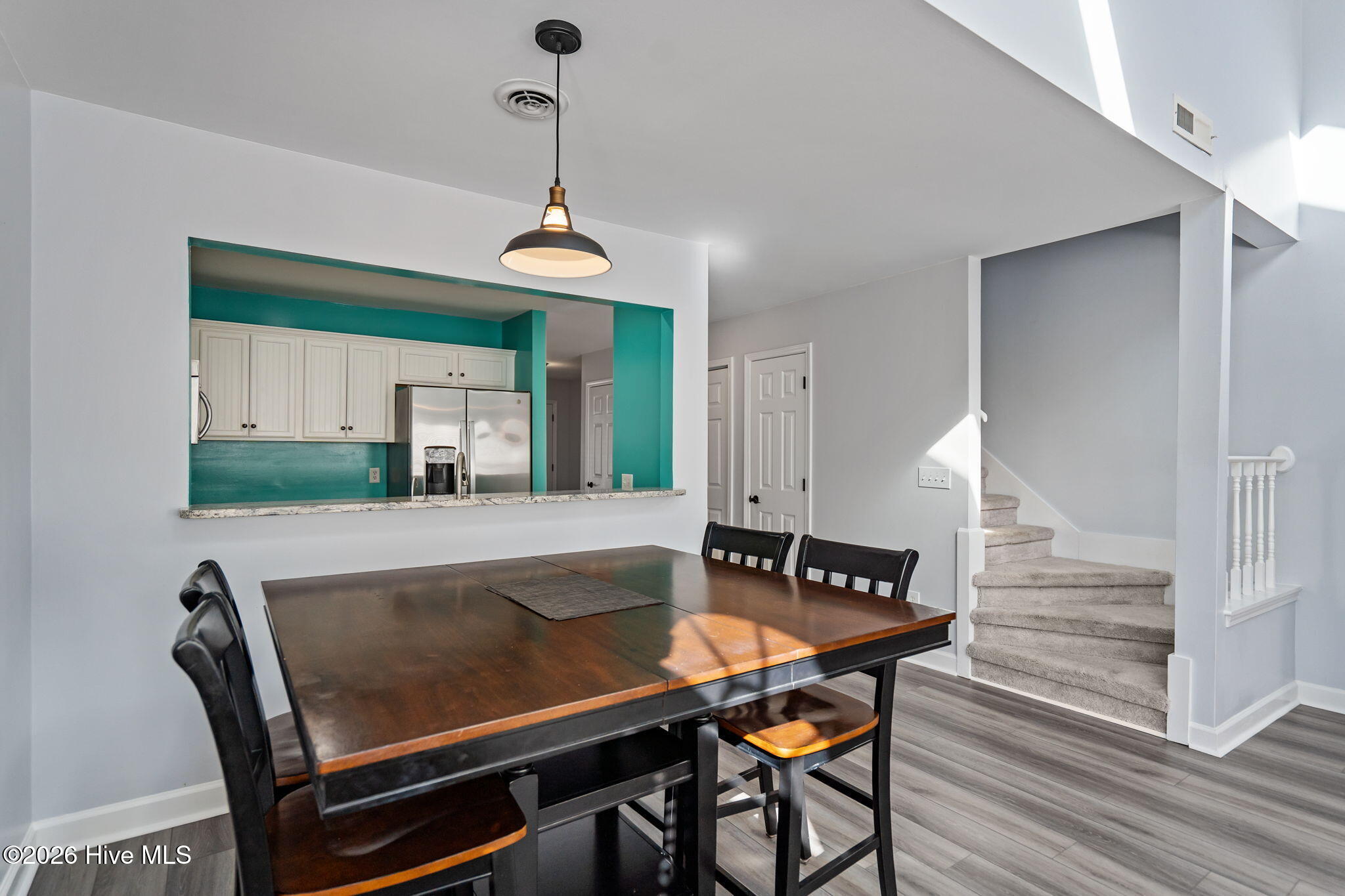 100558805 | Photo 16