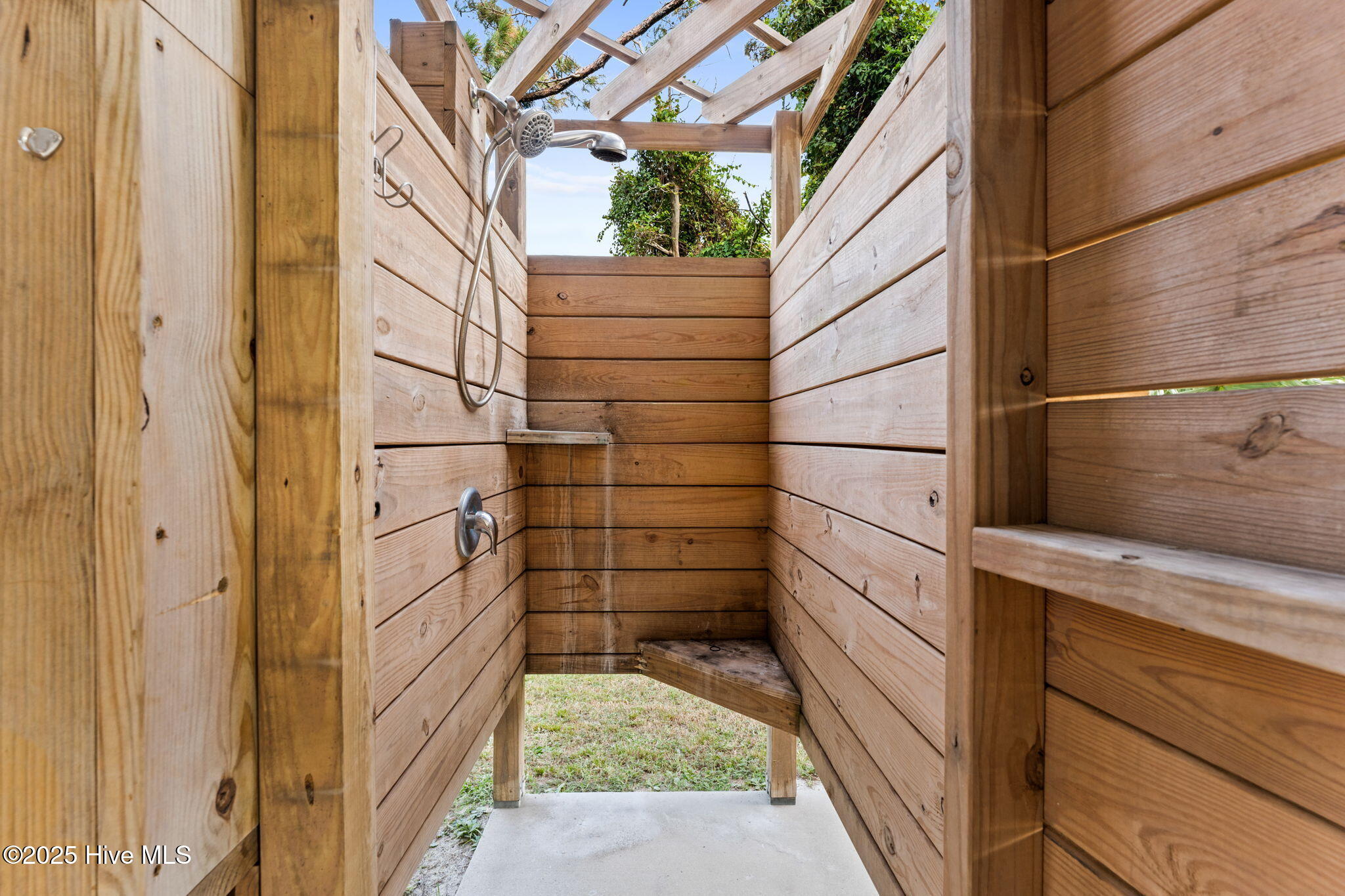 100532717 | Photo 52