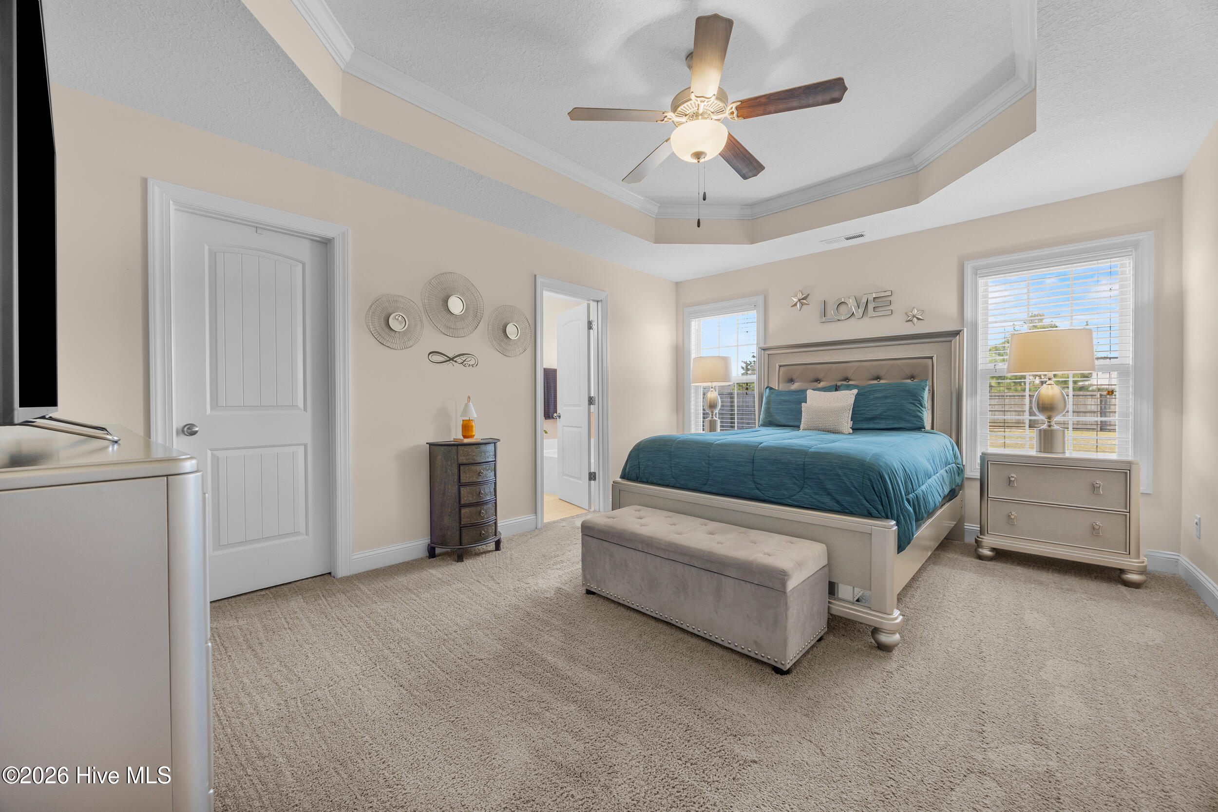 100567416 | Photo 24