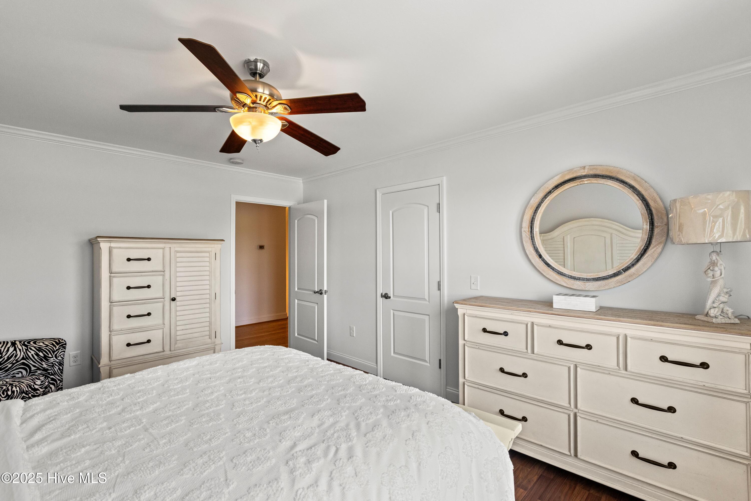 100532894 | Photo 30