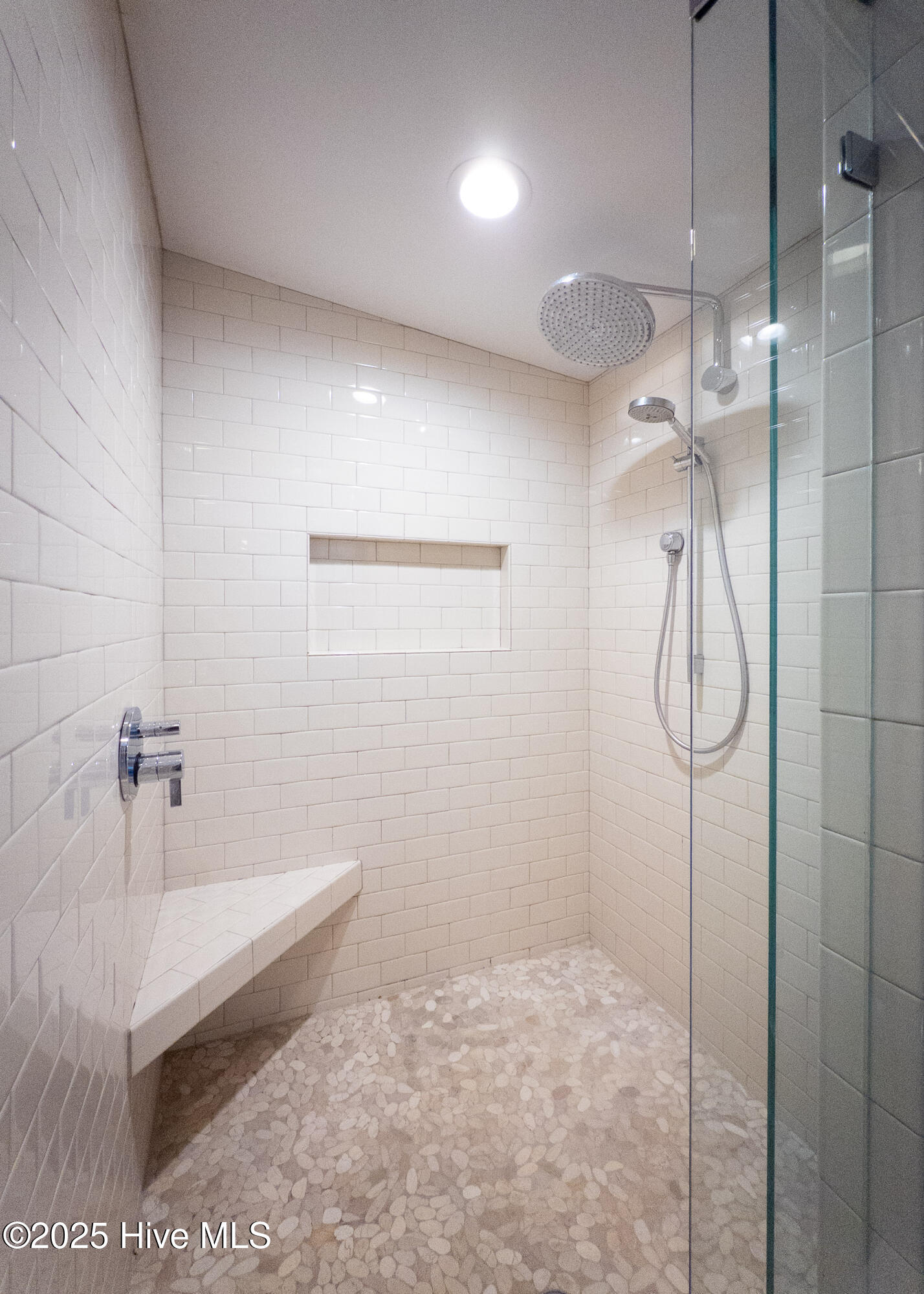 100539588 | Photo 53