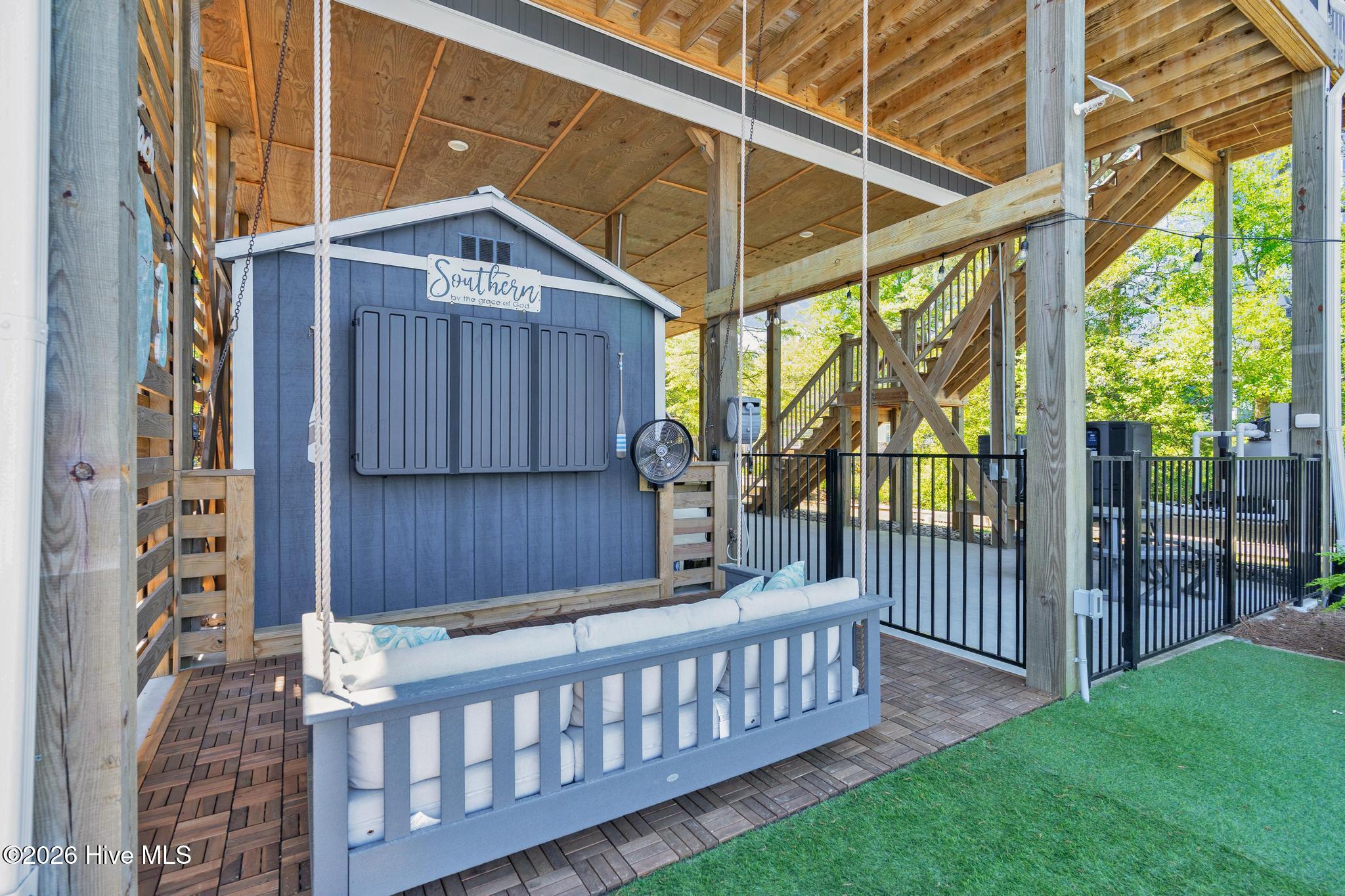 100569220 | Photo 40