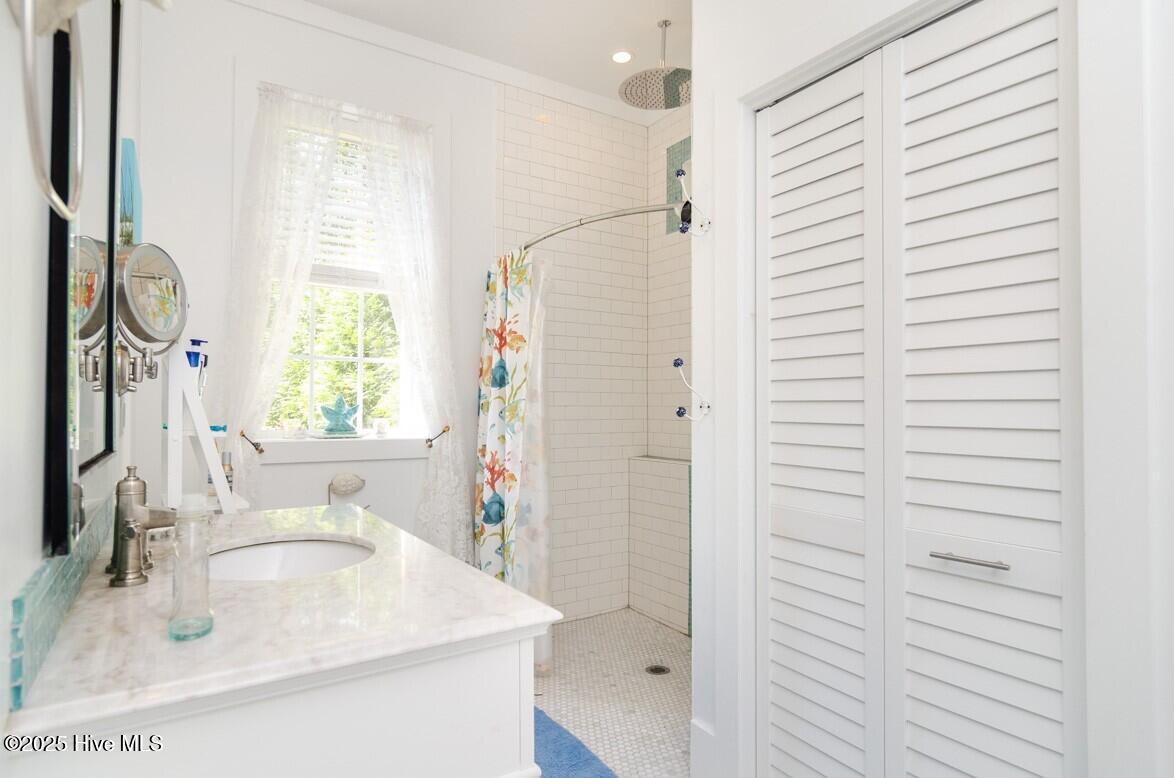 100528608 | Photo 55