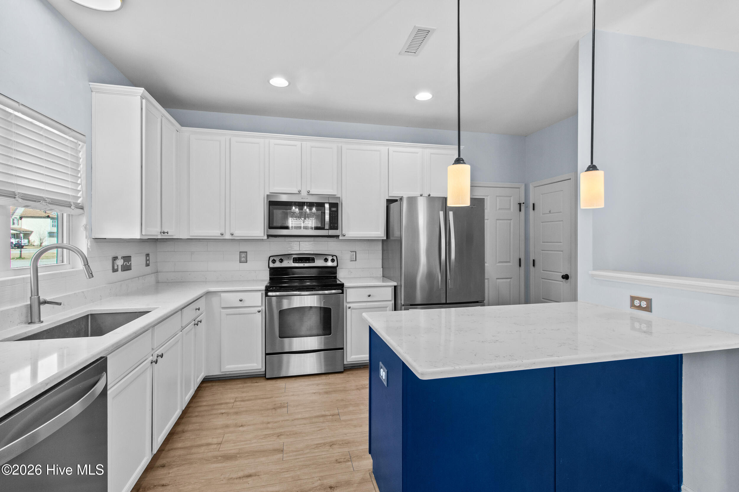 100554579 | Photo 12