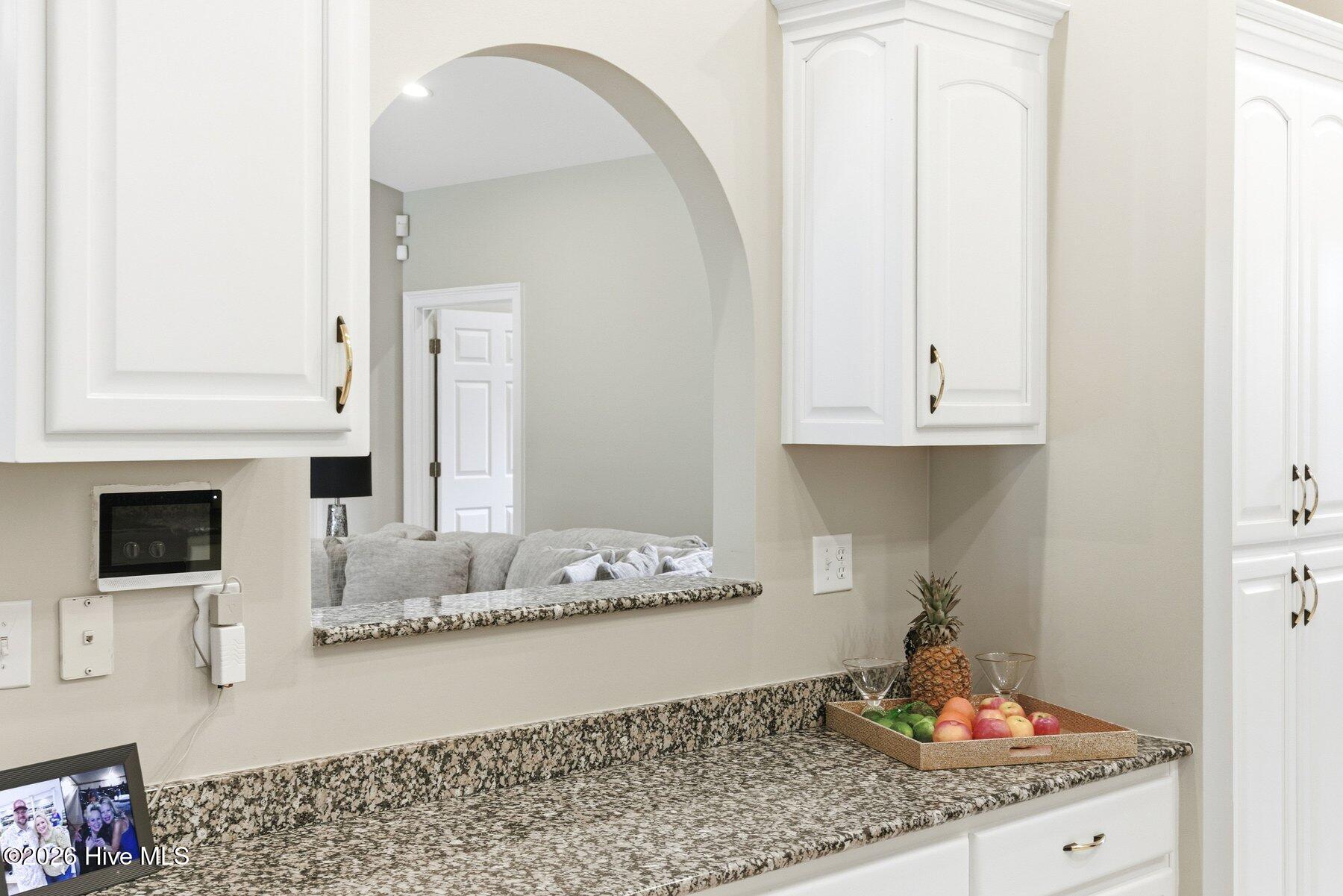 100563344 | Photo 13