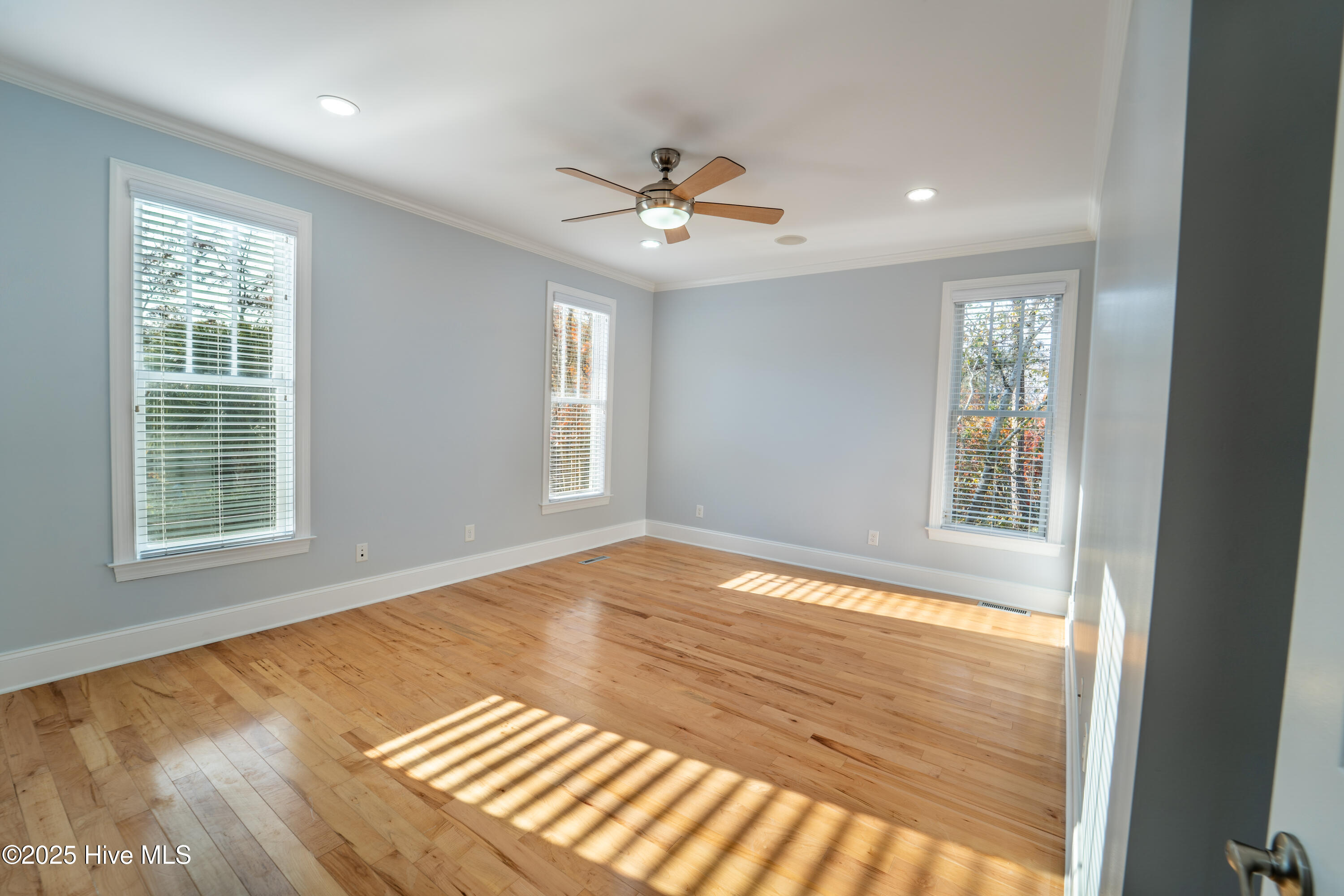 100544642 | Photo 31