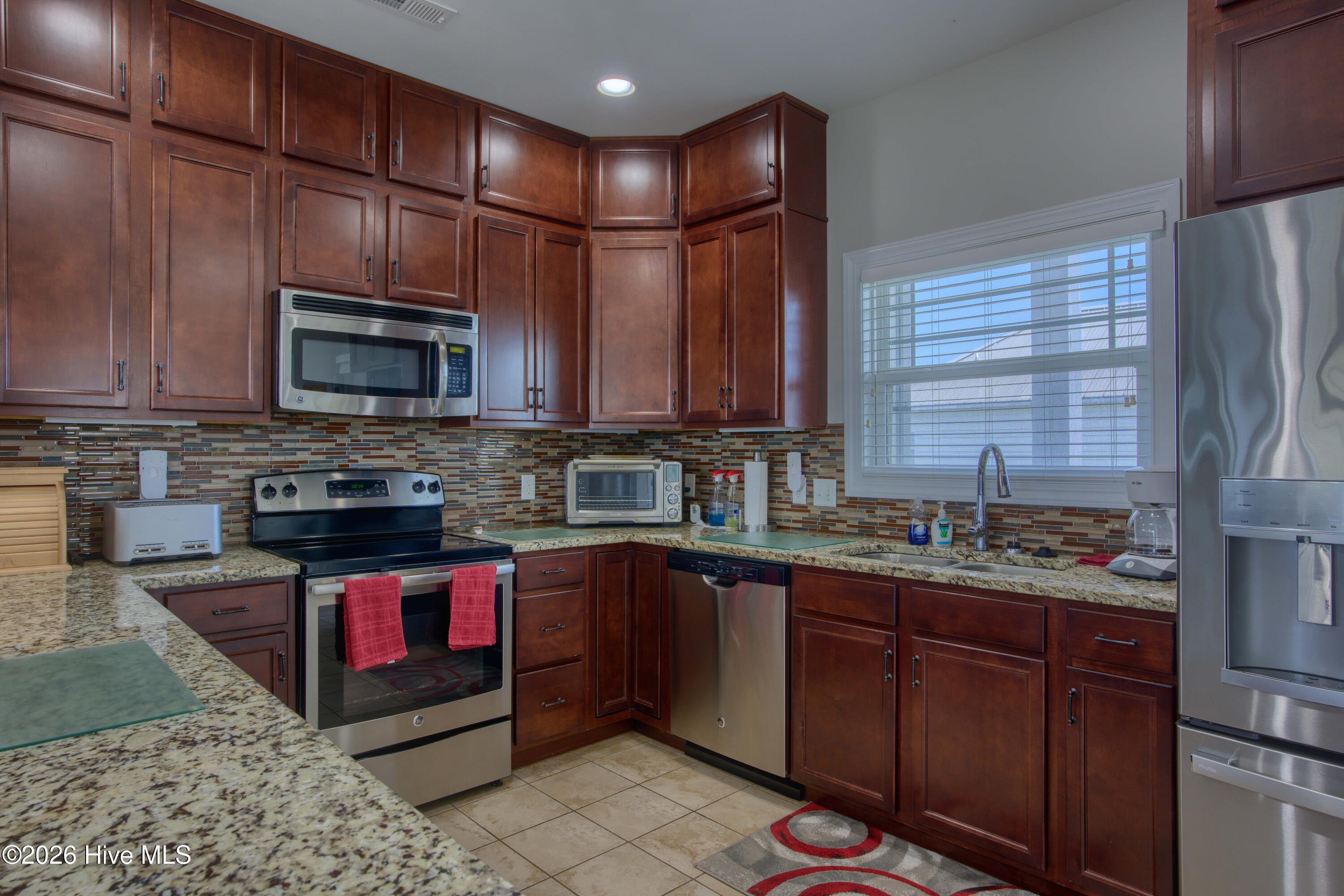 100558539 | Photo 40