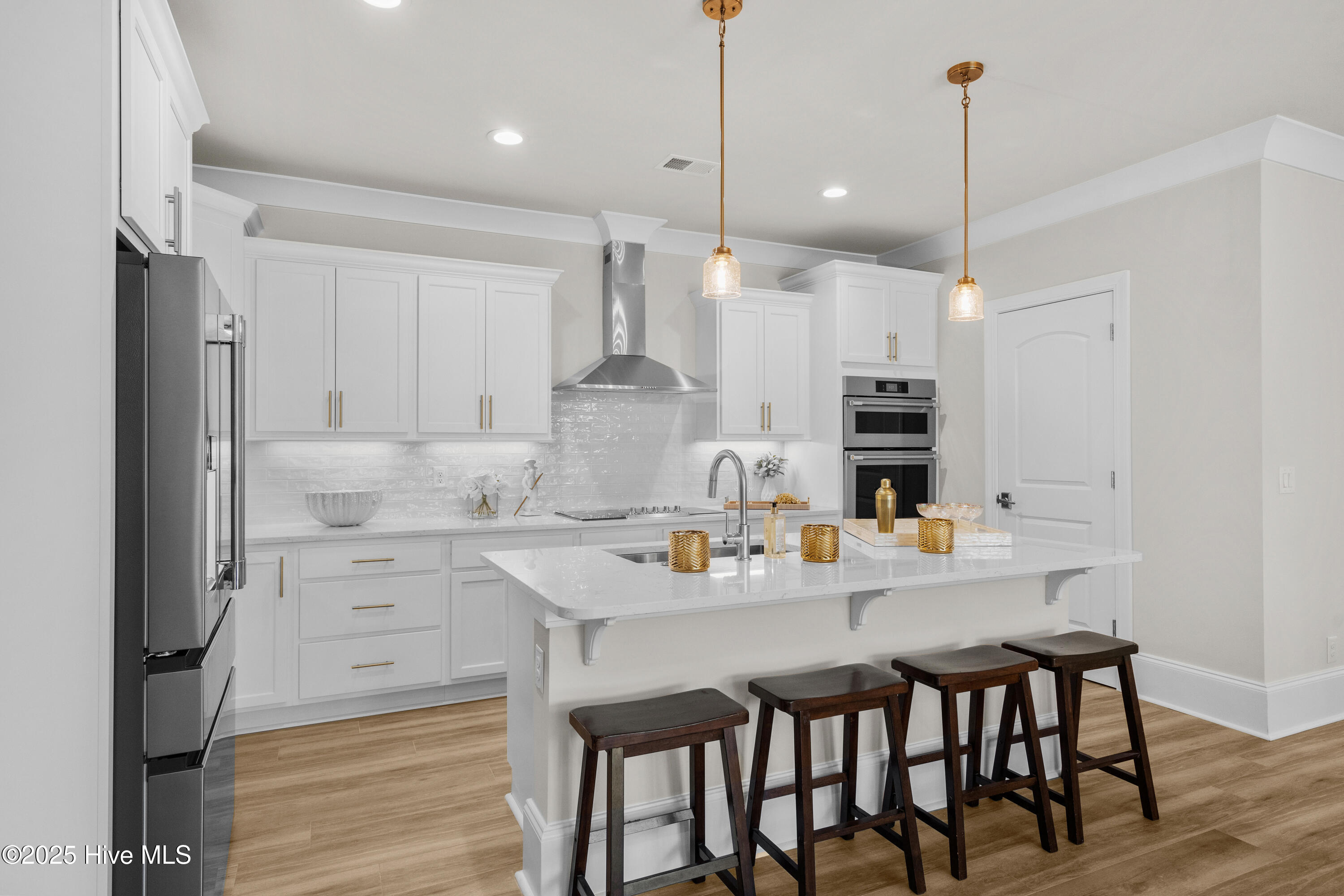 100496810 | Photo 17