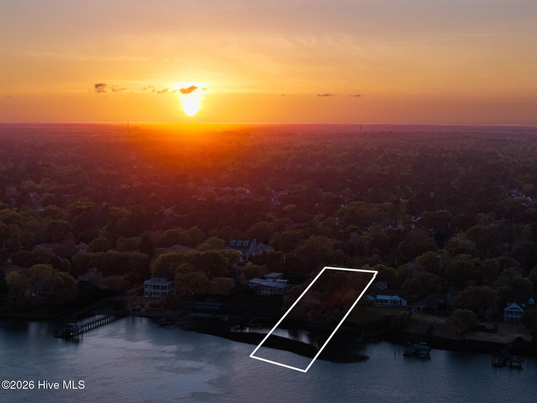 100564910 | Photo 17