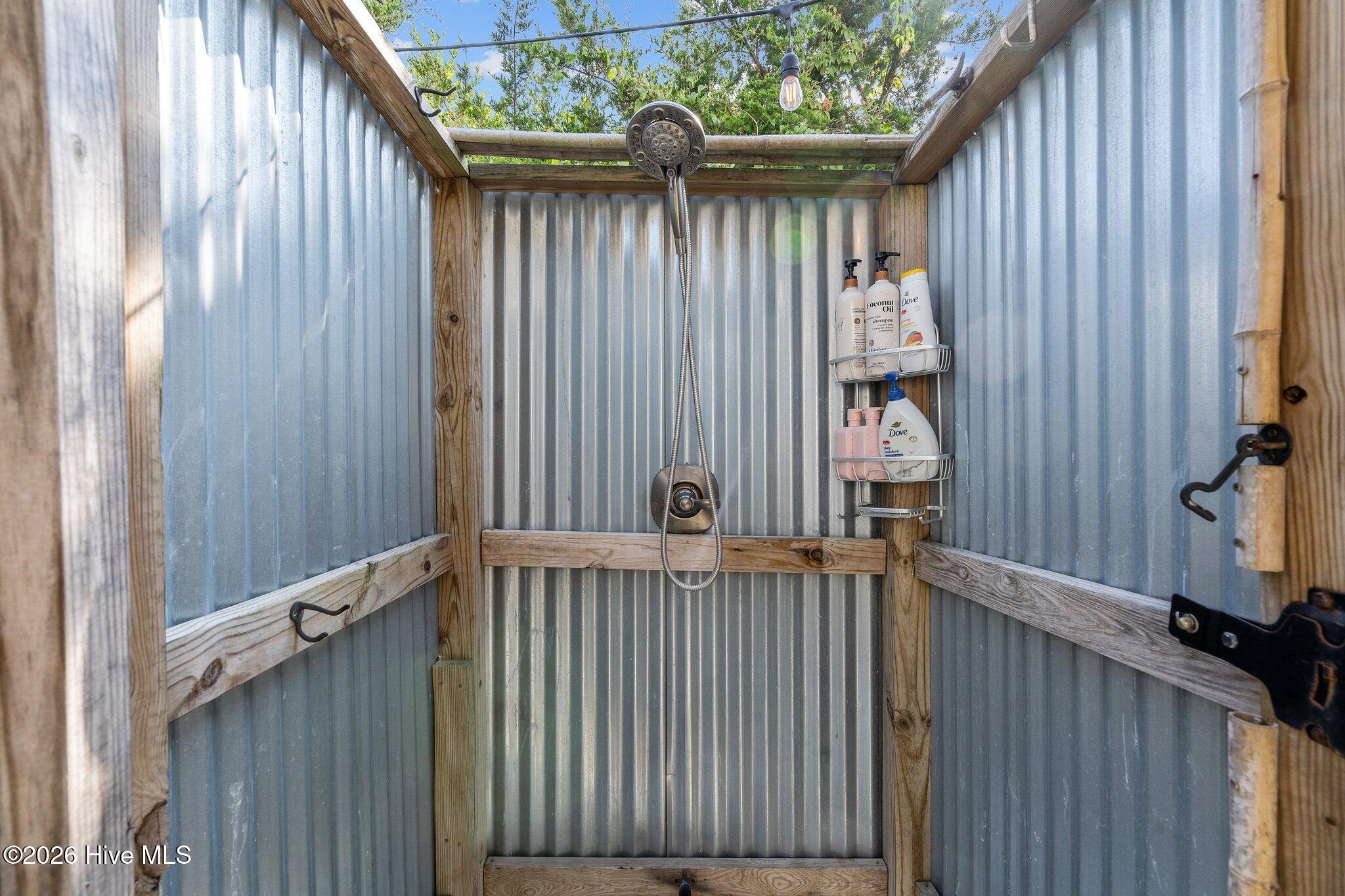 100560357 | Photo 62