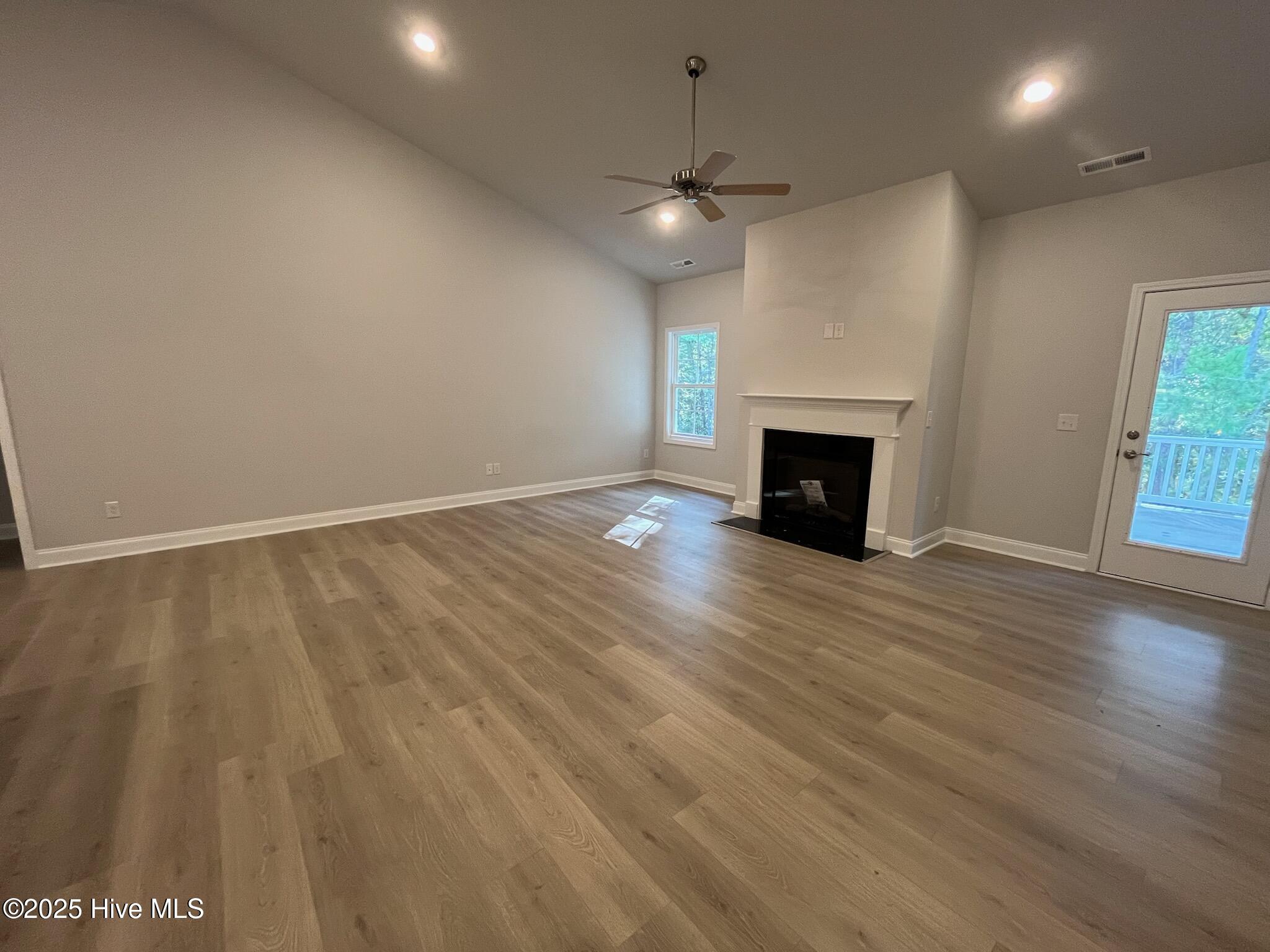 100467983 | Photo 10