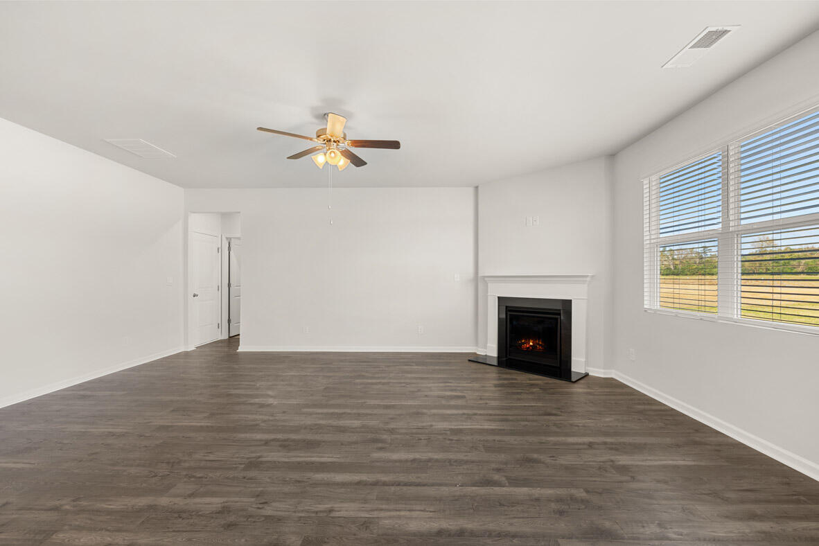 Family Room w/Gas Fireplace