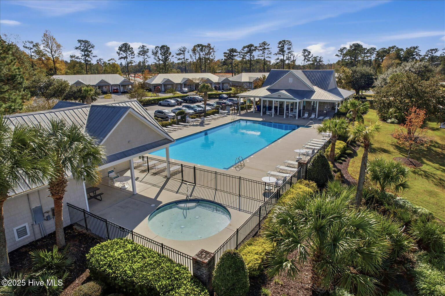 100542002 | Photo 24