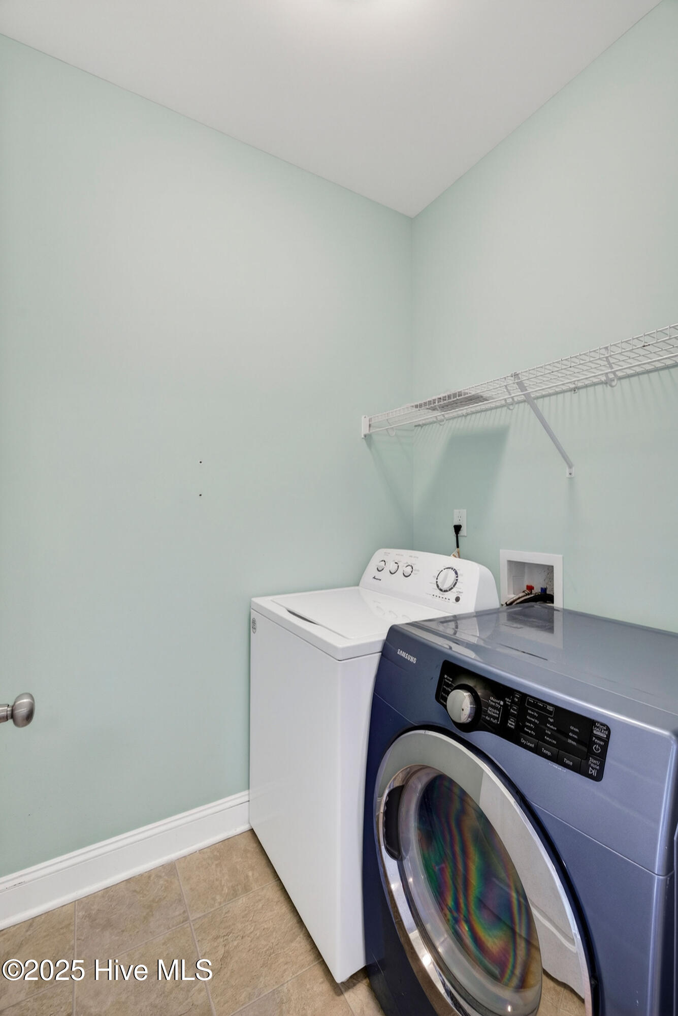 100545937 | Photo 21