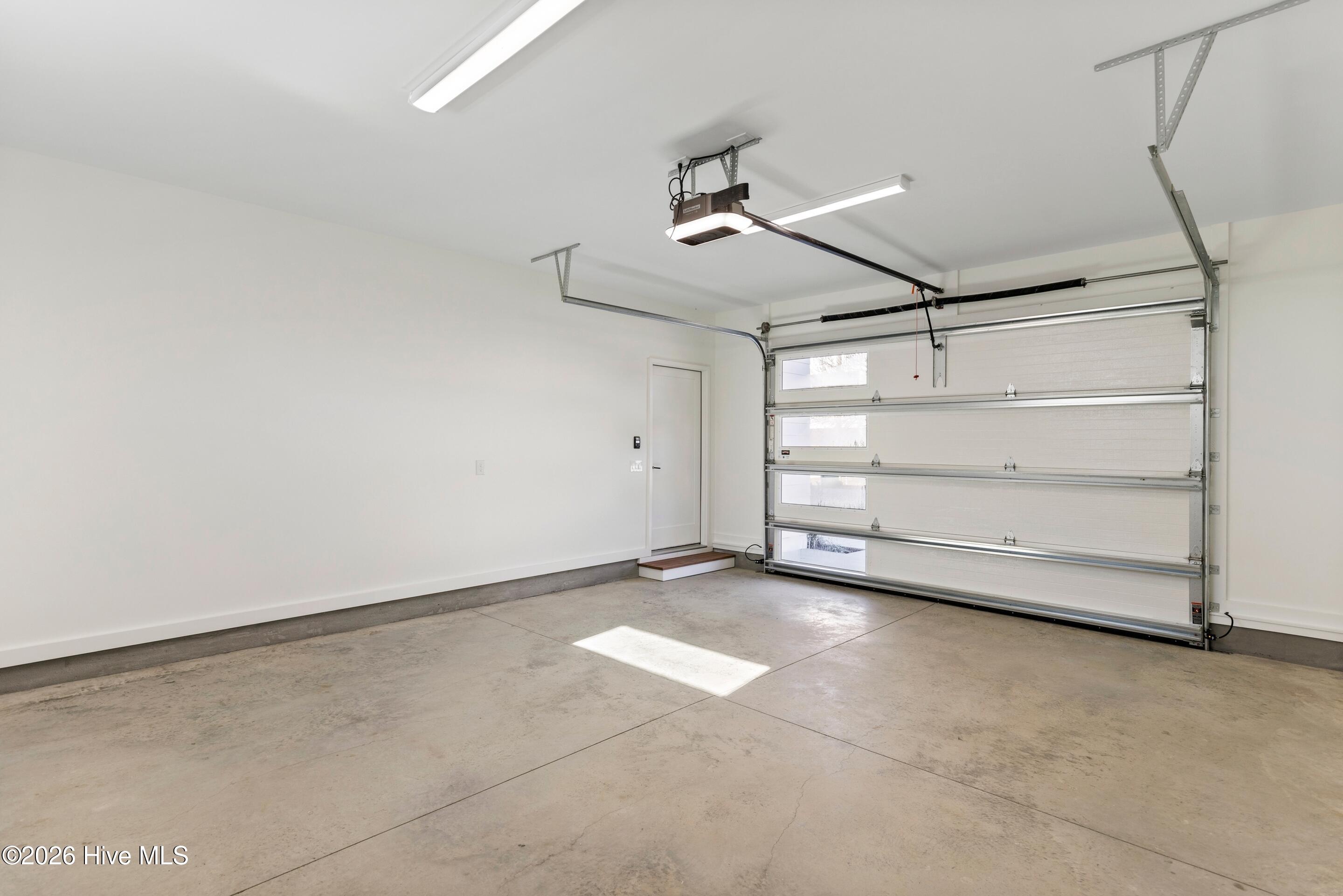 100545146 | Photo 69