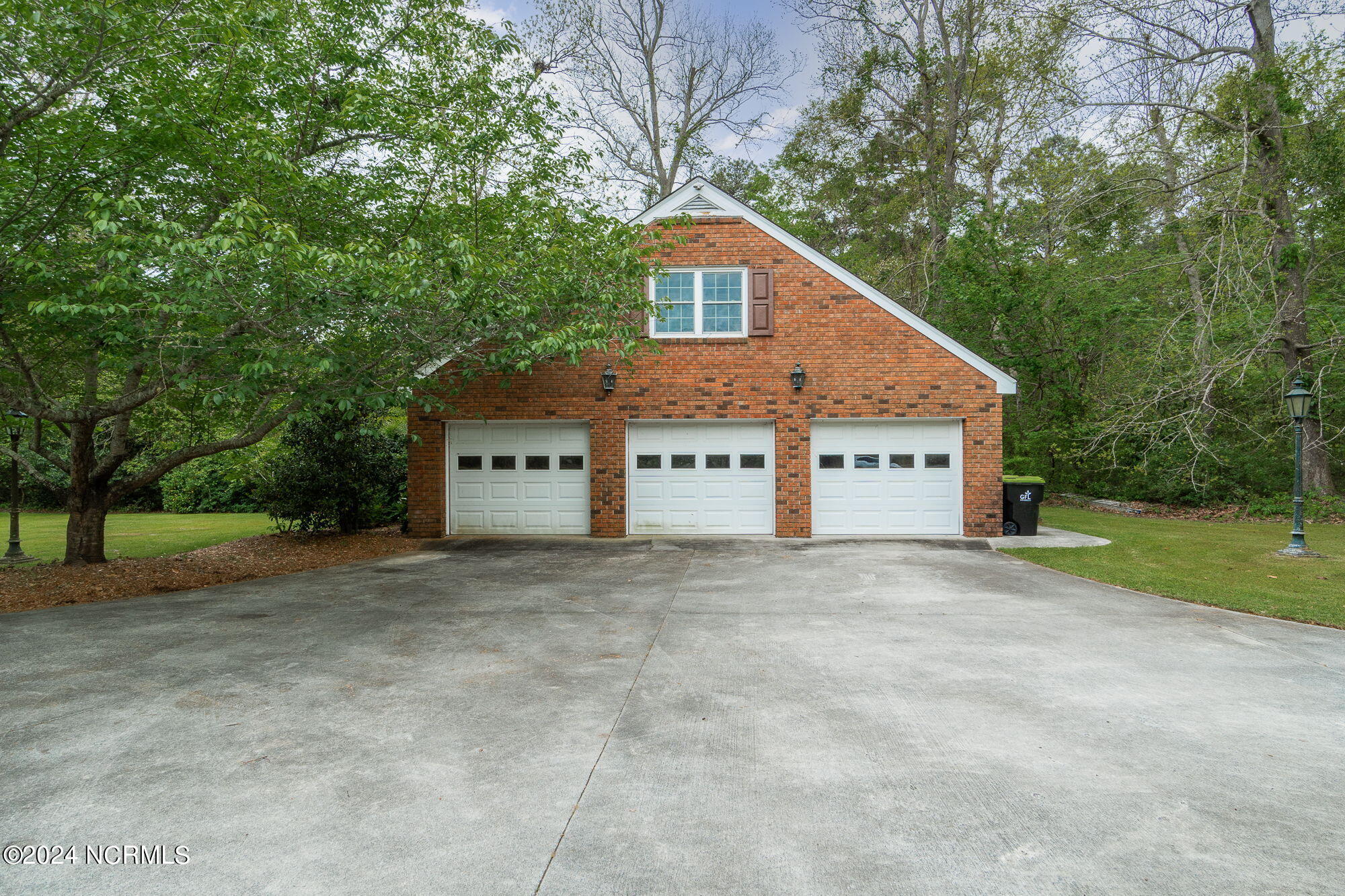 100528330 | Photo 19