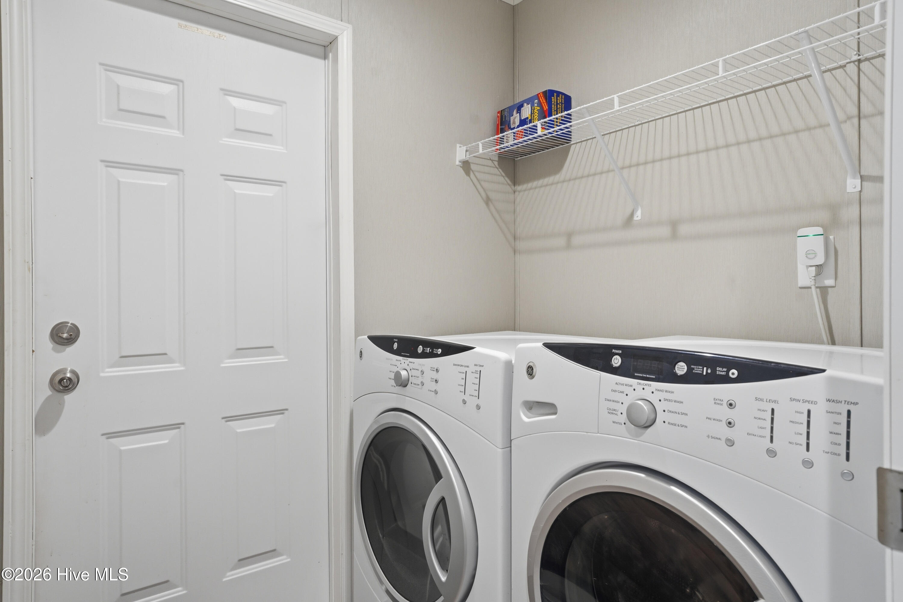 100565386 | Photo 17