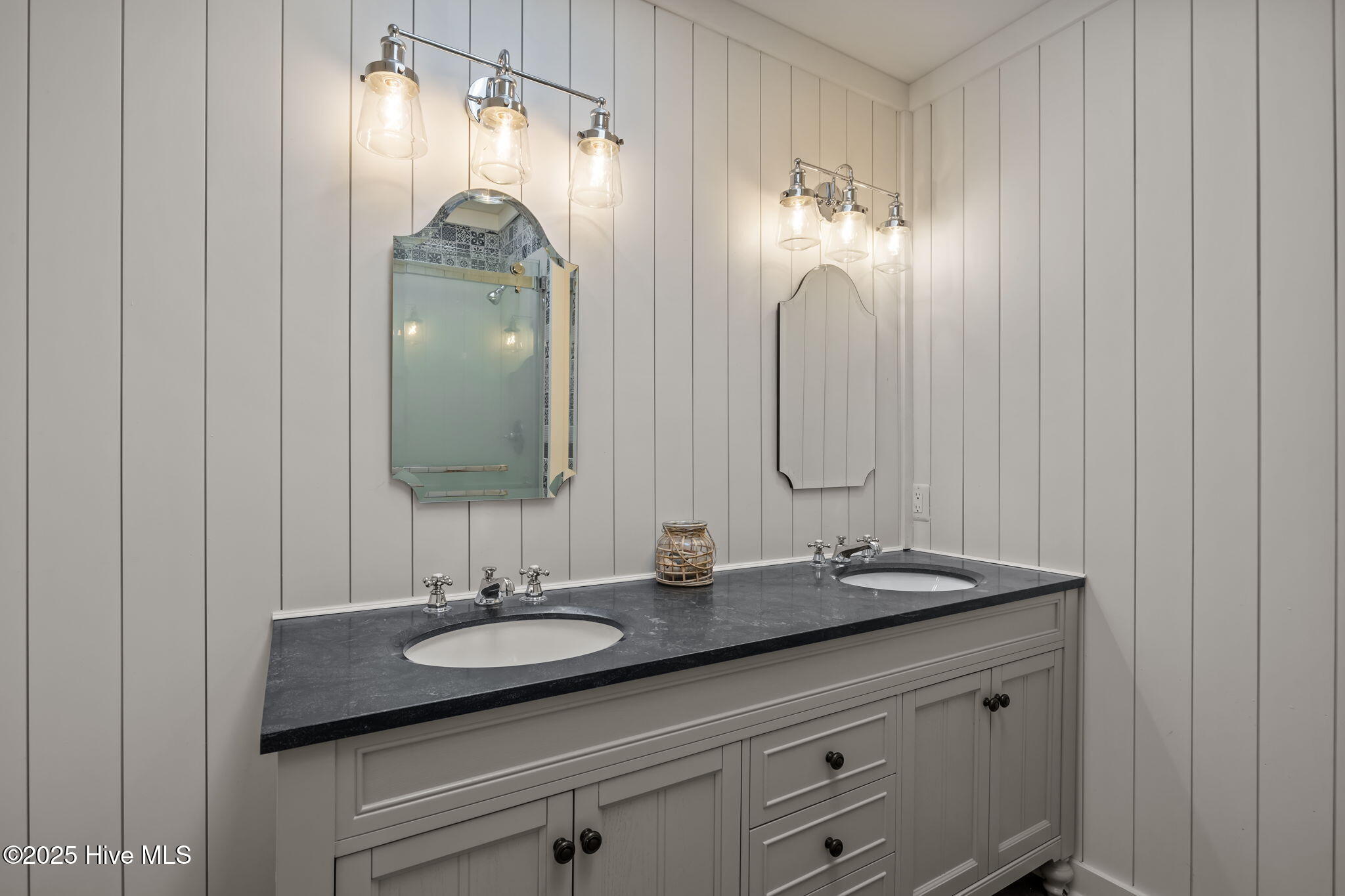 100536314 | Photo 28