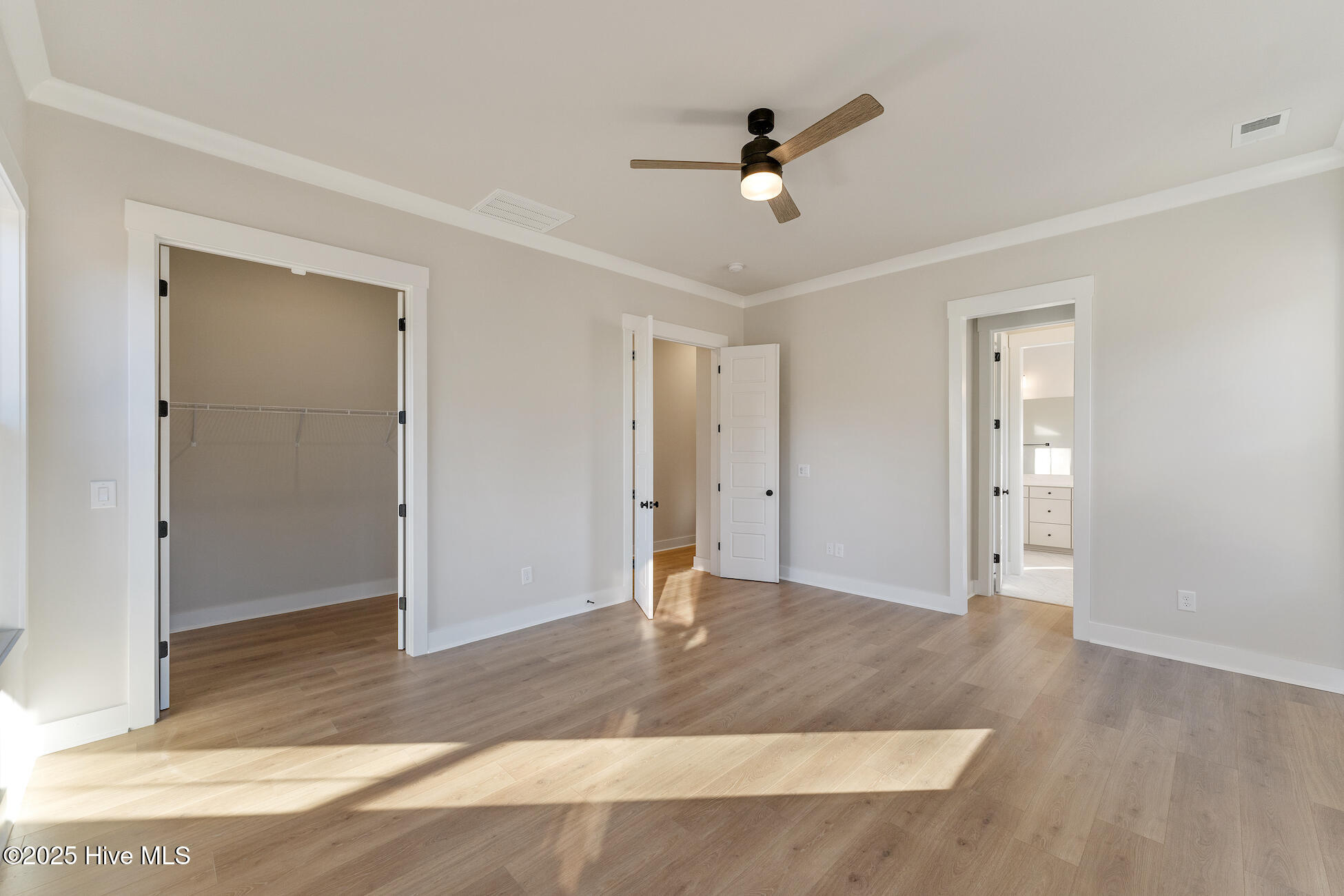 100507378 | Photo 14