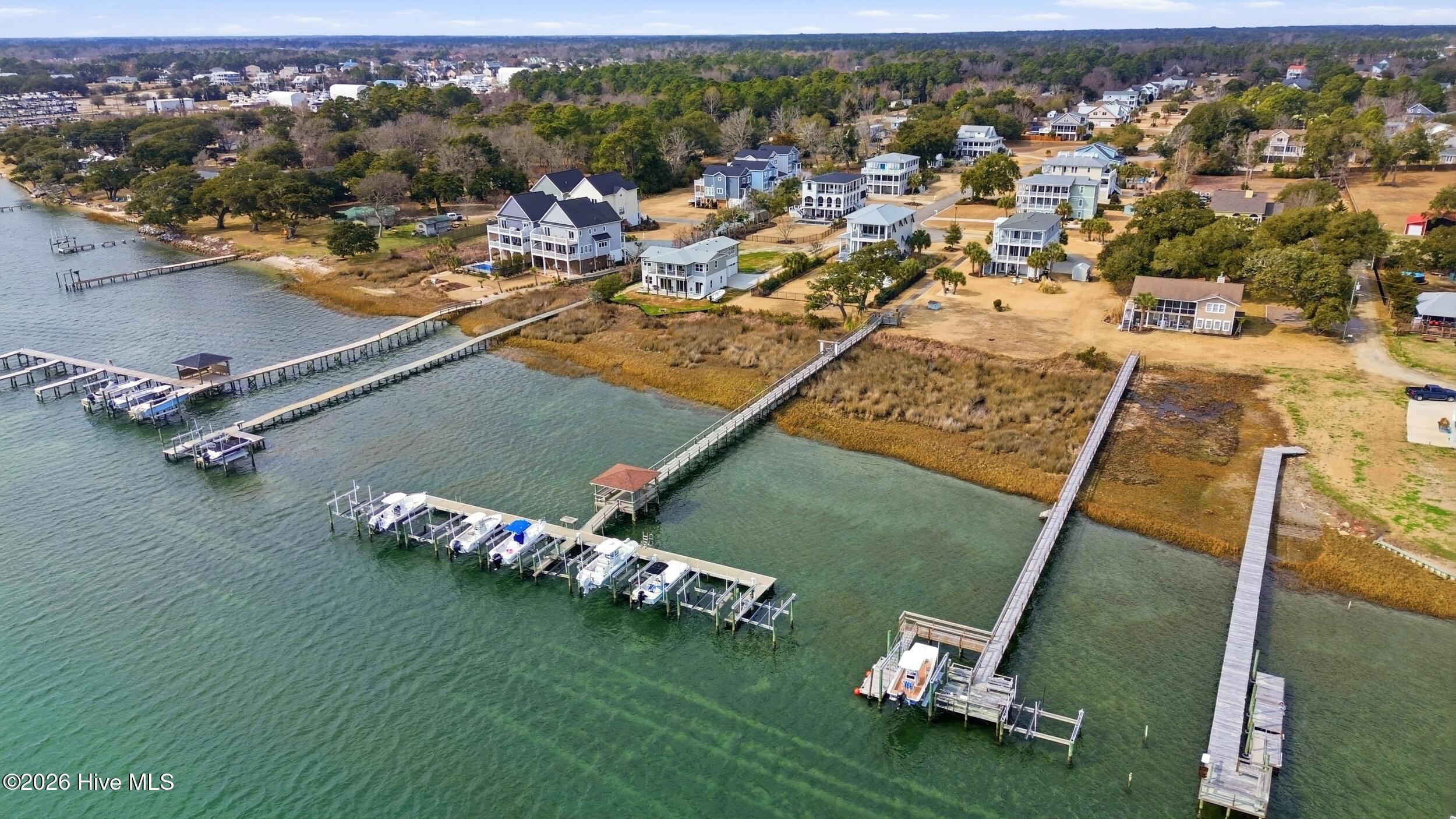 100556453 | Photo 64