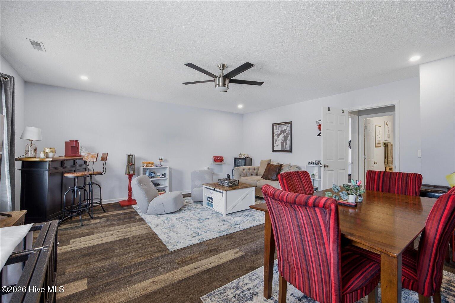 100563445 | Photo 21