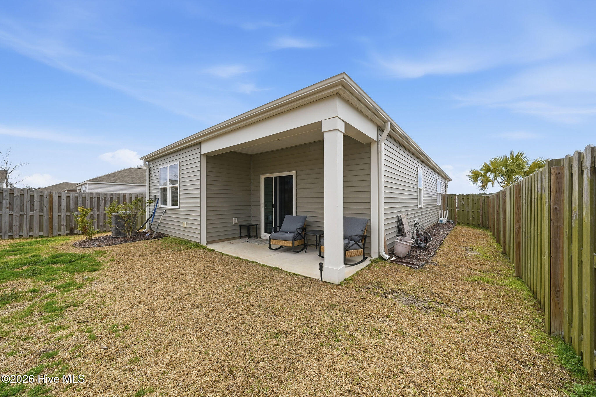 100560678 | Photo 33