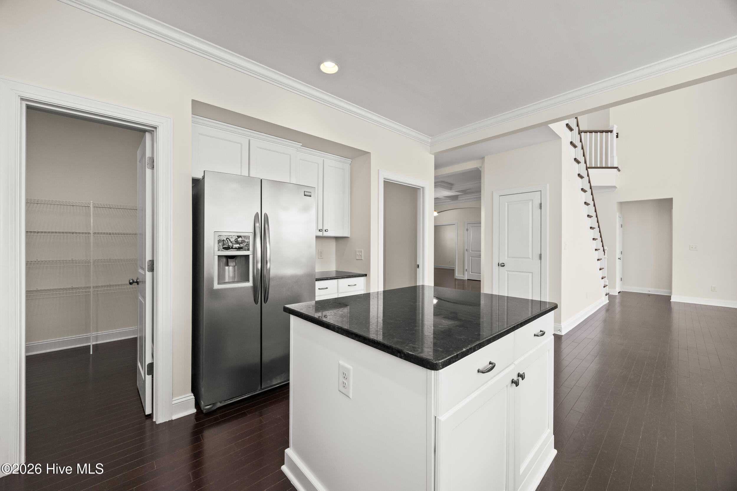 100568241 | Photo 24