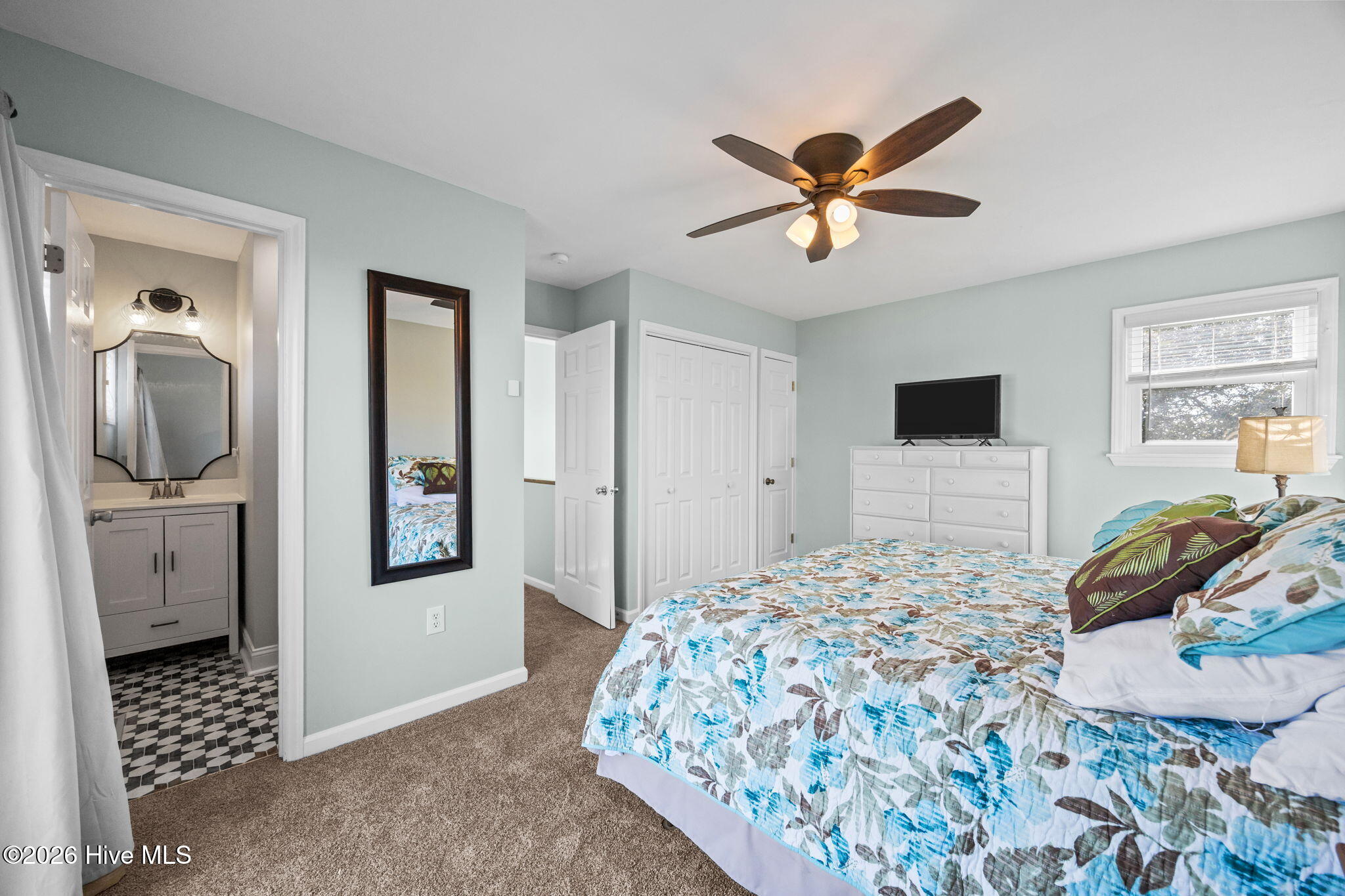 100553918 | Photo 23