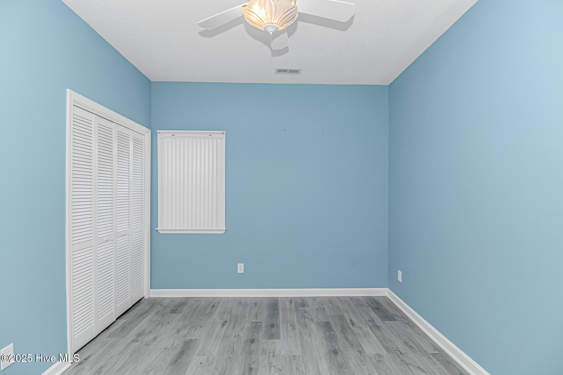 100536588 | Photo 17